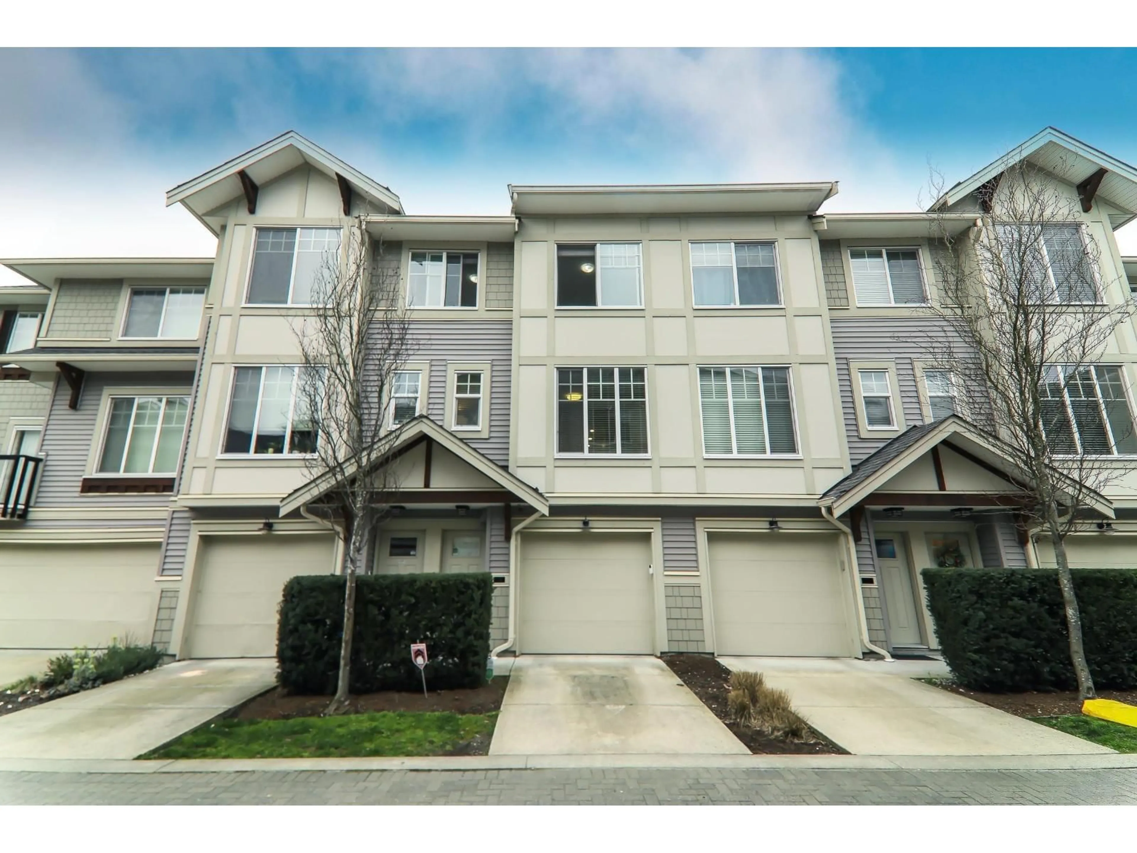 A pic from outside/outdoor area/front of a property/back of a property/a pic from drone, unknown for 70 - 20498 82 AVENUE, Langley British Columbia V2Y0V1