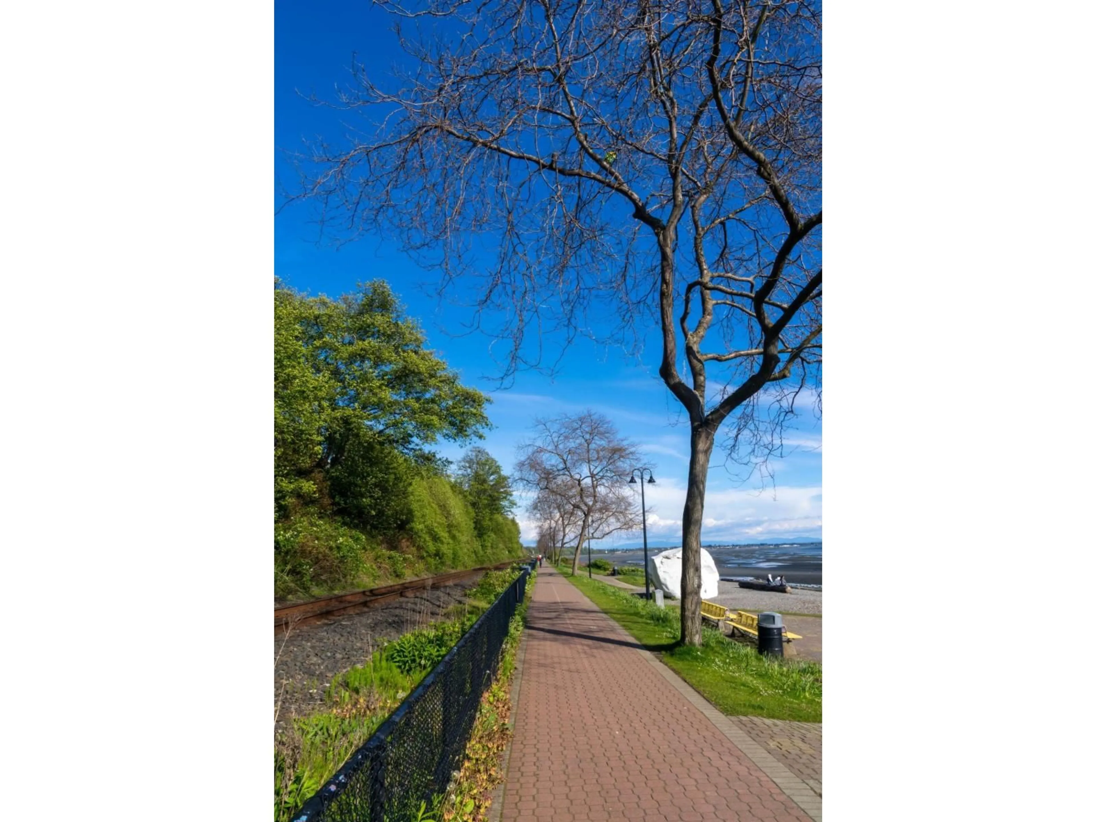 Unknown for 306 - 15290 18 AVENUE, Surrey British Columbia V4A1W8