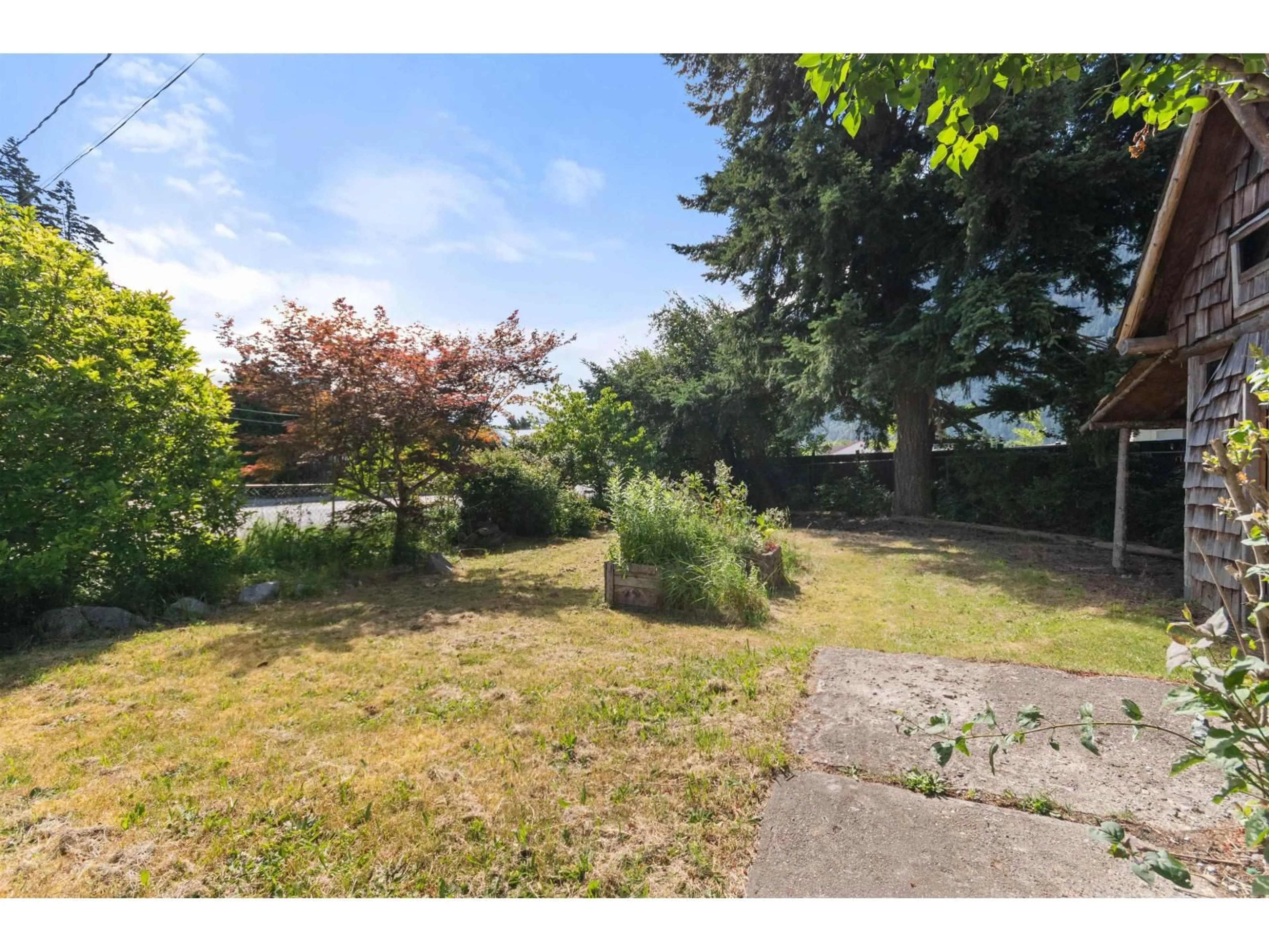 A pic from outside/outdoor area/front of a property/back of a property/a pic from drone, unknown for 540 5TH AVENUE, Hope British Columbia V0X1L0