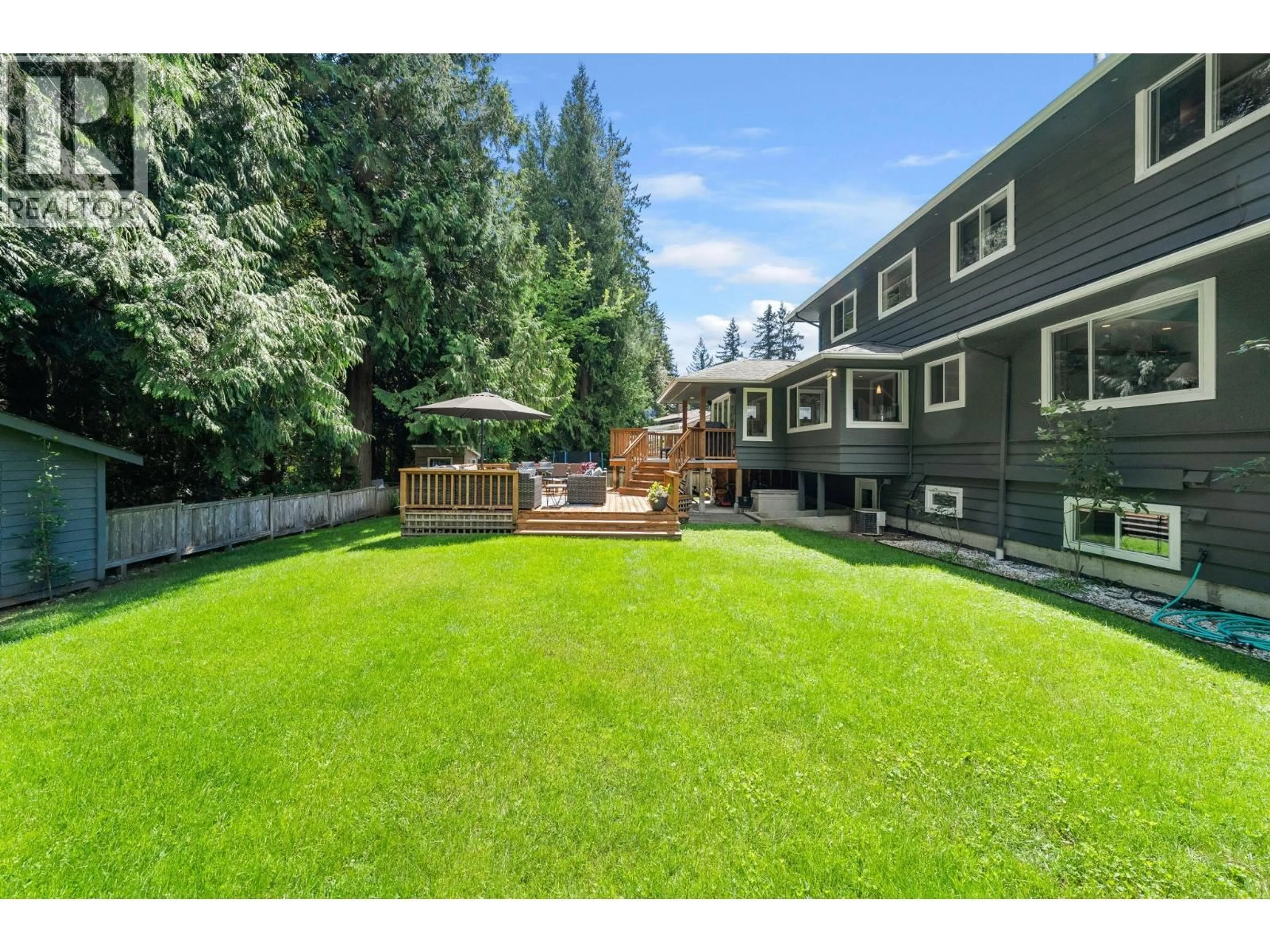 A pic from outside/outdoor area/front of a property/back of a property/a pic from drone, unknown for 4368 ARUNDEL ROAD, North Vancouver British Columbia V7R3T2