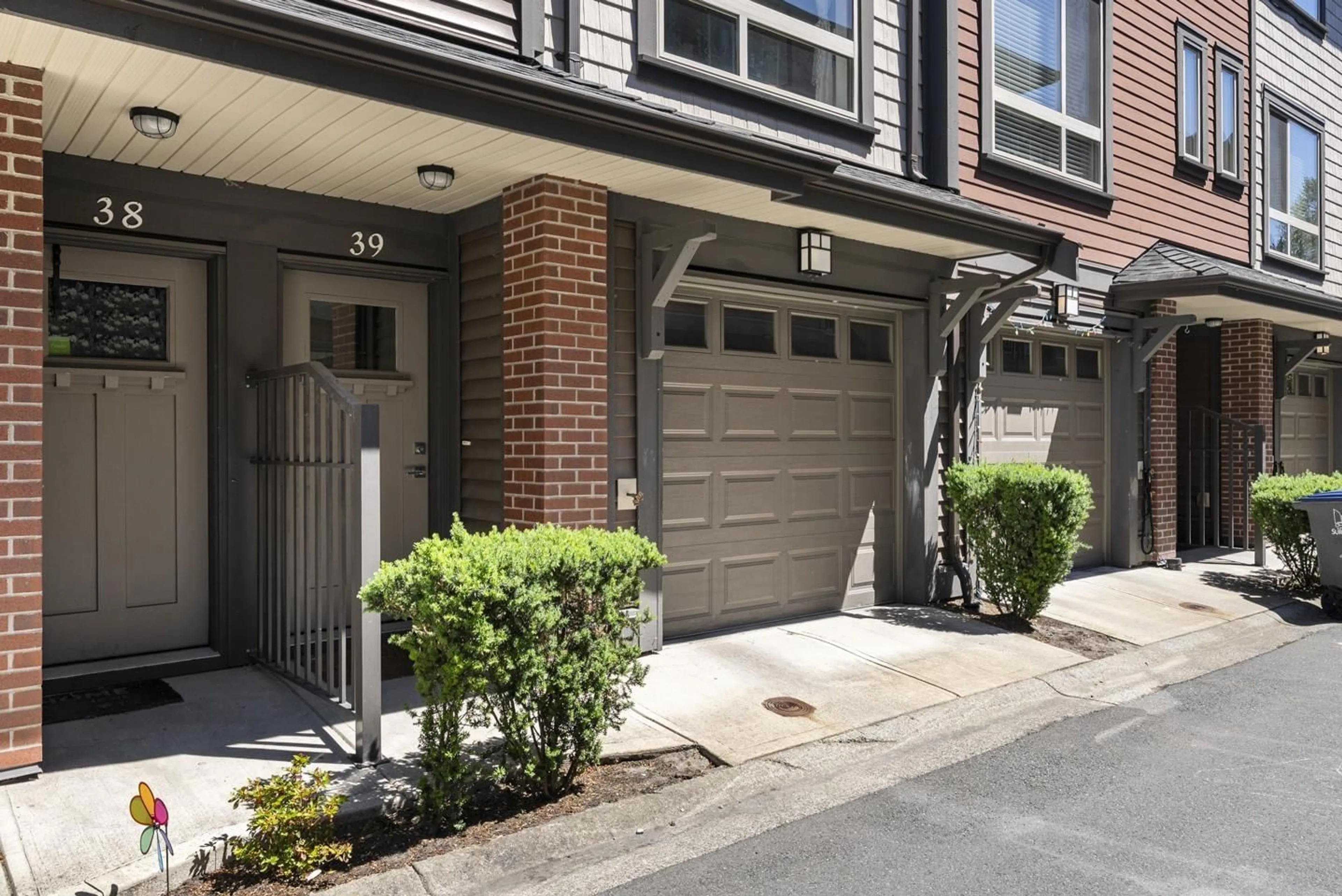 Unknown for 39 - 16127 87 AVENUE, Surrey British Columbia V4N6R3