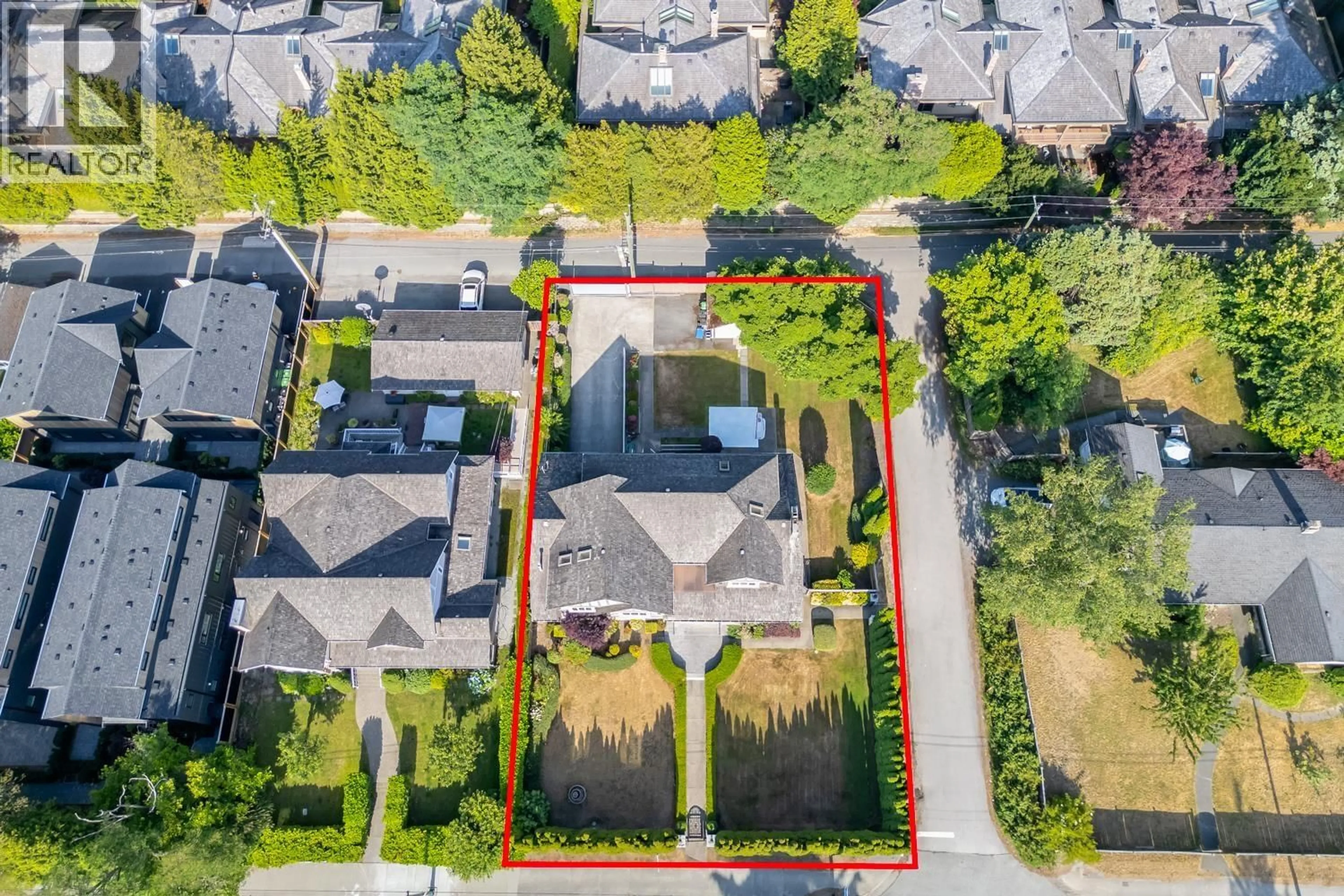 A pic from outside/outdoor area/front of a property/back of a property/a pic from drone, street for 5088 GRANVILLE STREET, Vancouver British Columbia V6M3B4