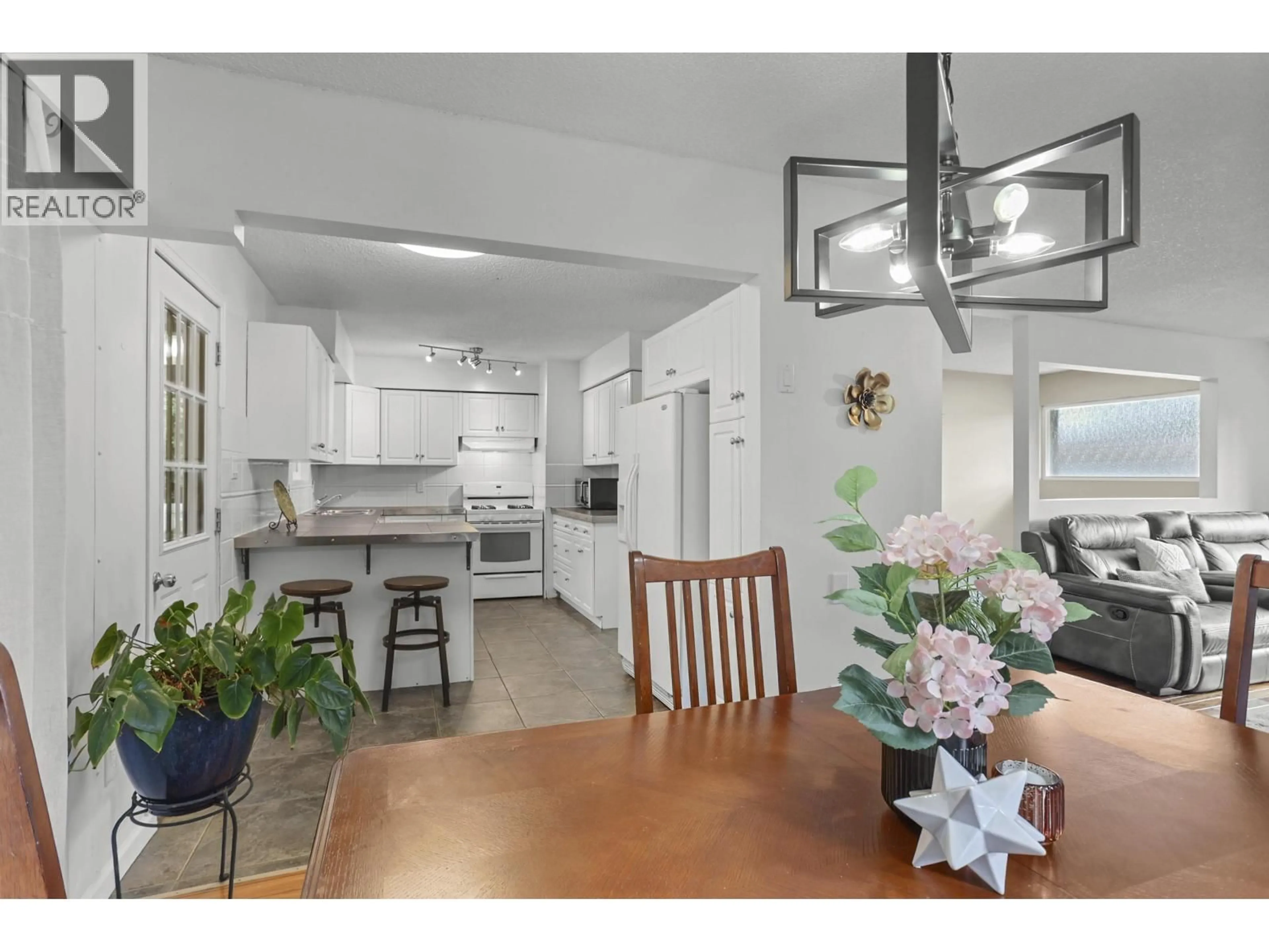 Open concept kitchen, unknown for 11717 209 STREET, Maple Ridge British Columbia V2X7S6