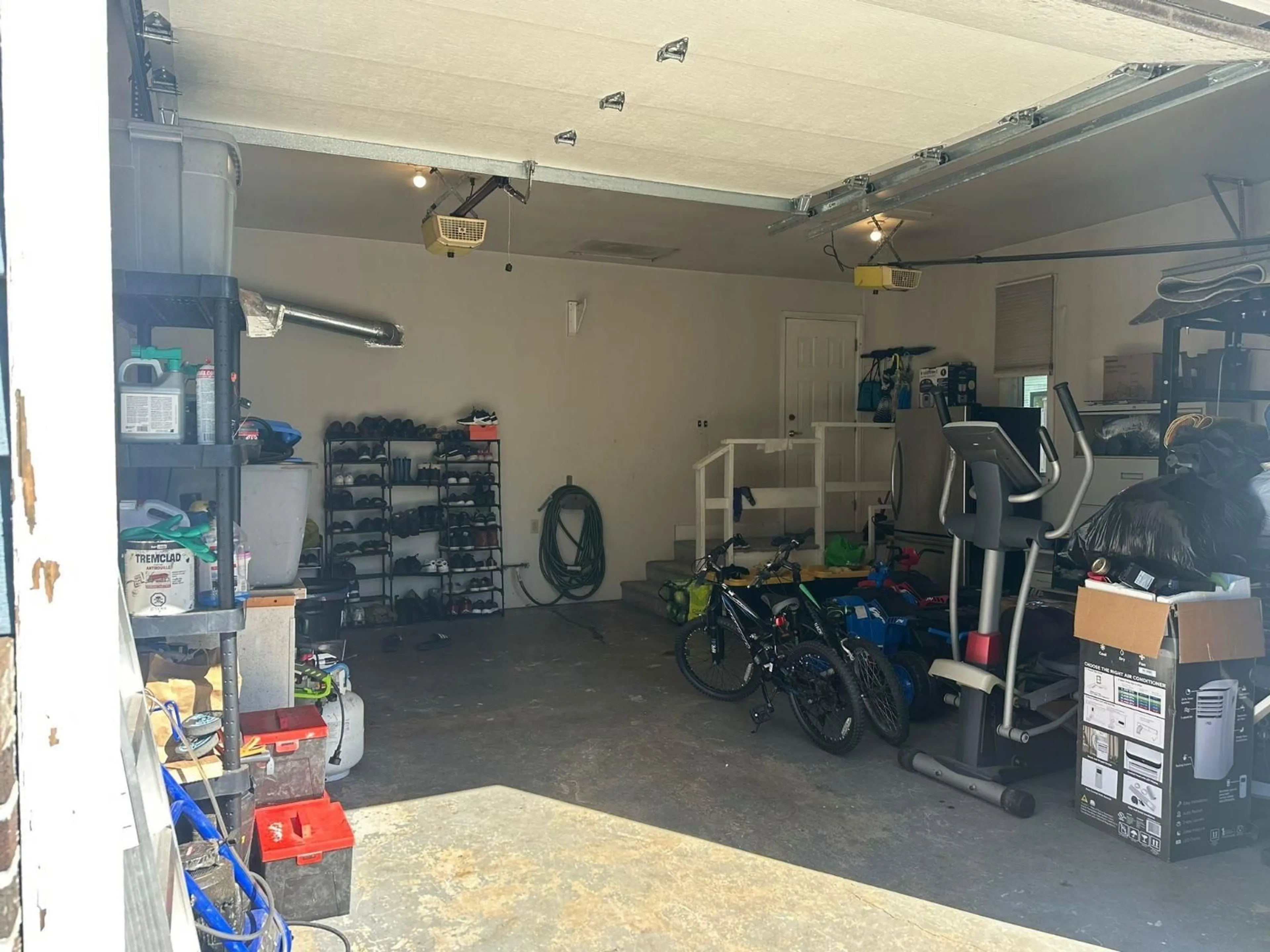Indoor garage for 3752 HARWOOD CR CRESCENT, Abbotsford British Columbia V2S7A6