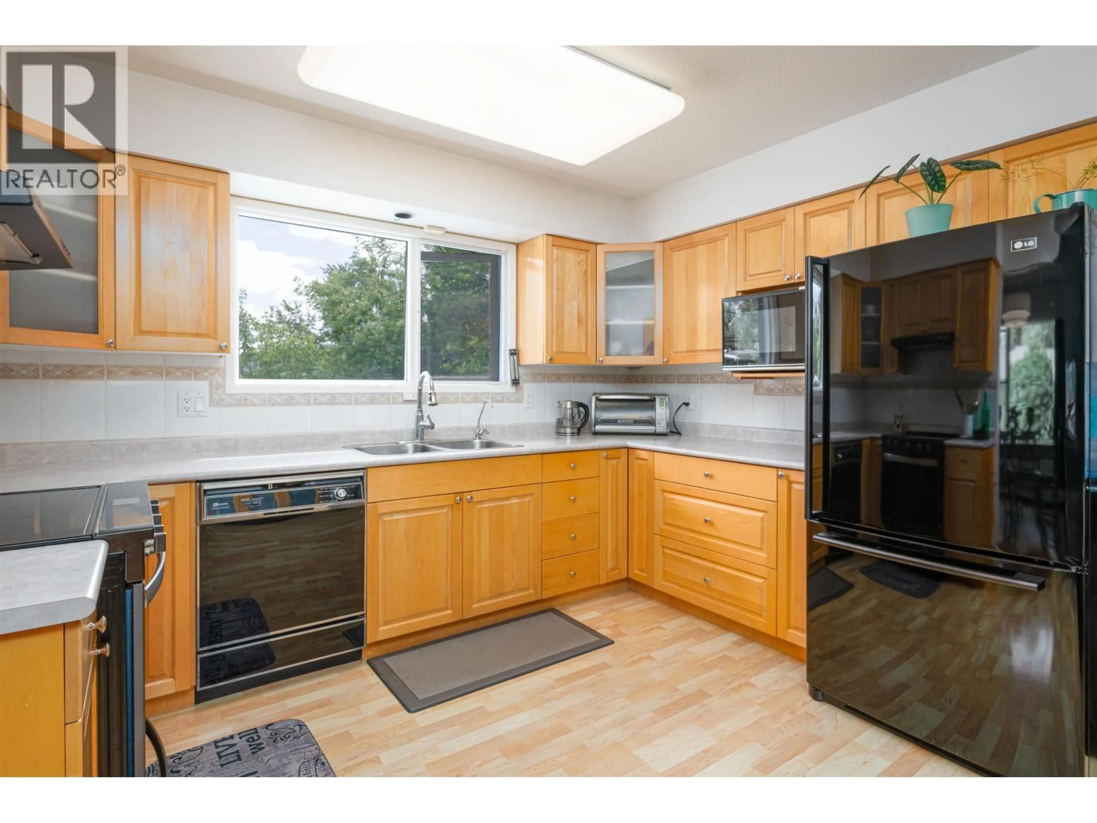 Standard kitchen, unknown for 1502 ASH STREET, Prince George British Columbia V2L5J7