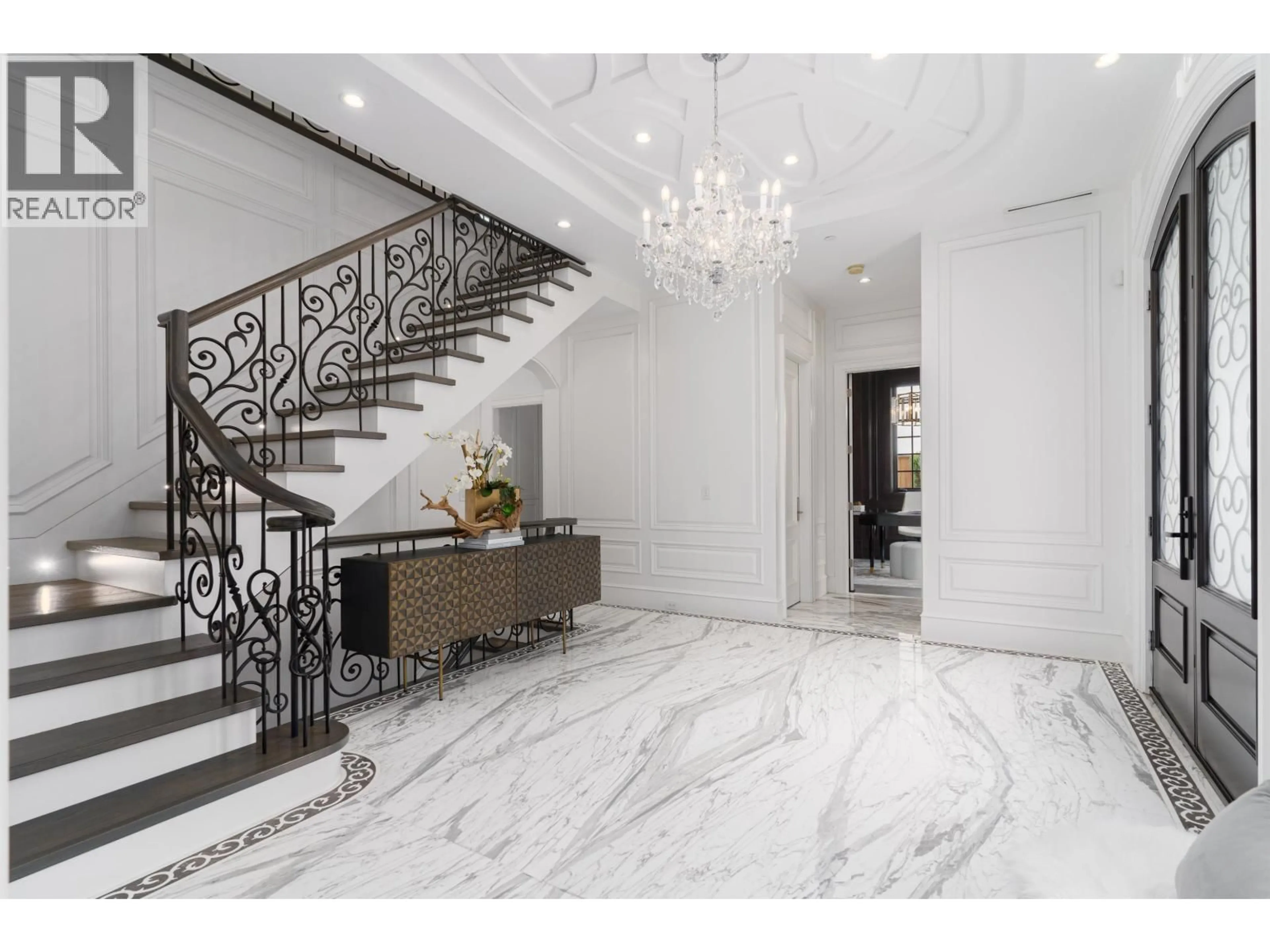 Indoor foyer for 8083 ANGUS DRIVE, Vancouver British Columbia V6P5K9