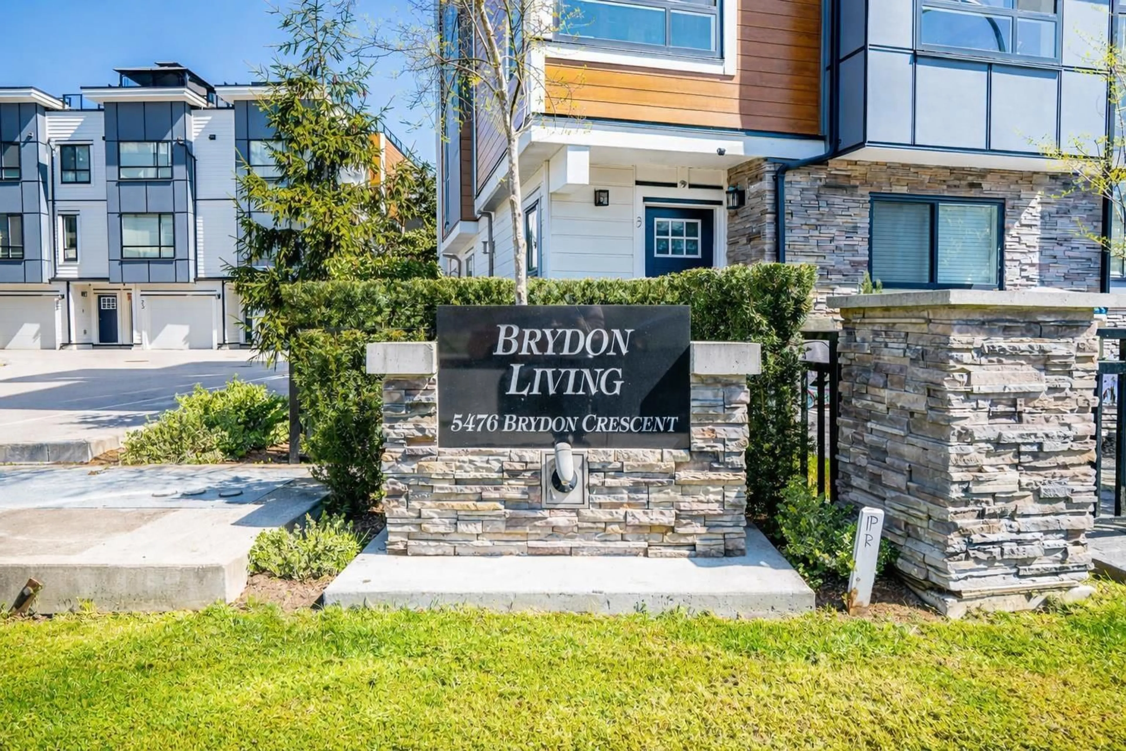 Indoor entryway for 30 - 5476 BRYDON CRESCENT, Langley British Columbia V3A0N7