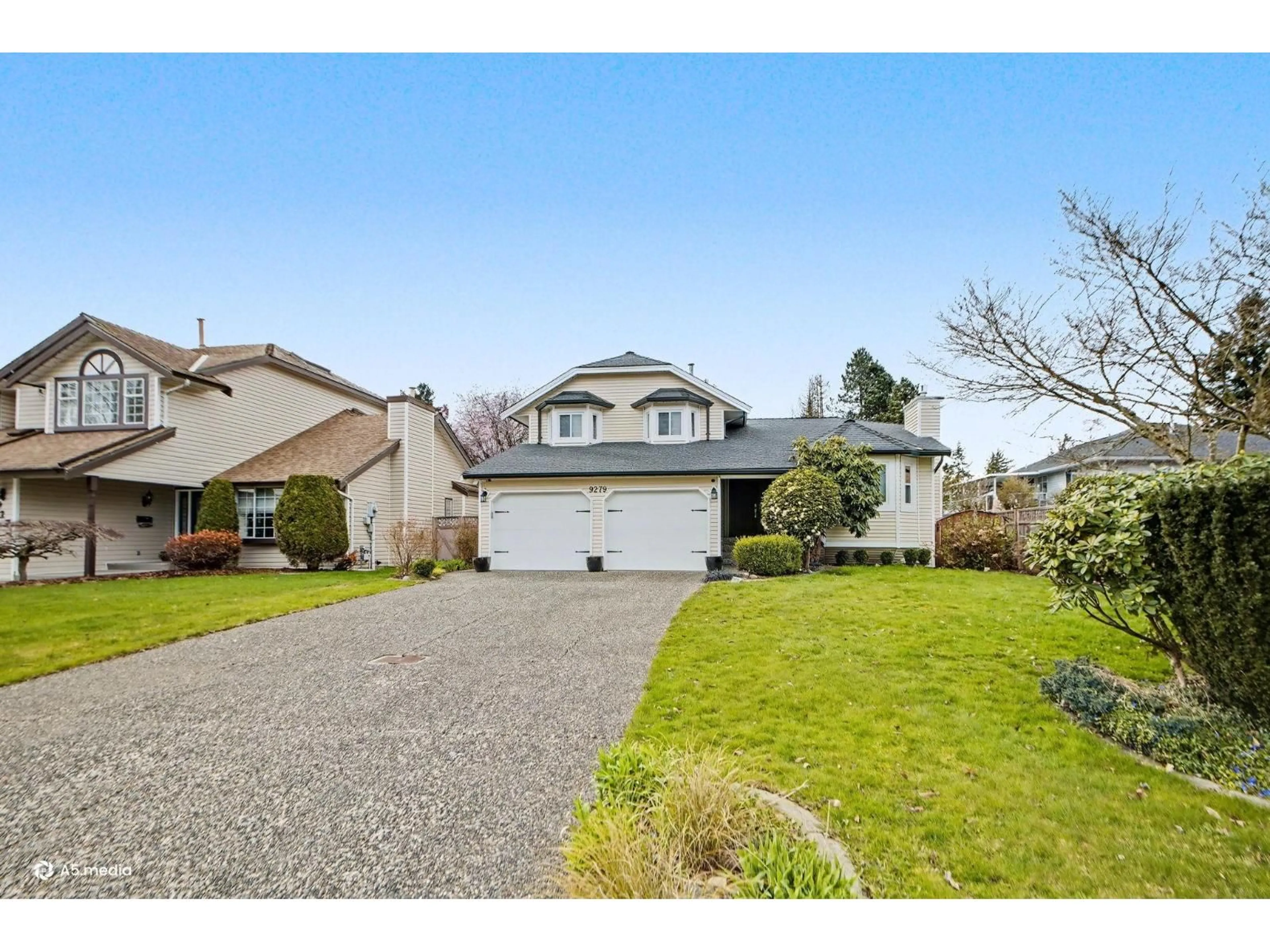 A pic from outside/outdoor area/front of a property/back of a property/a pic from drone, street for 9279 156A STREET, Surrey British Columbia V4N3B1