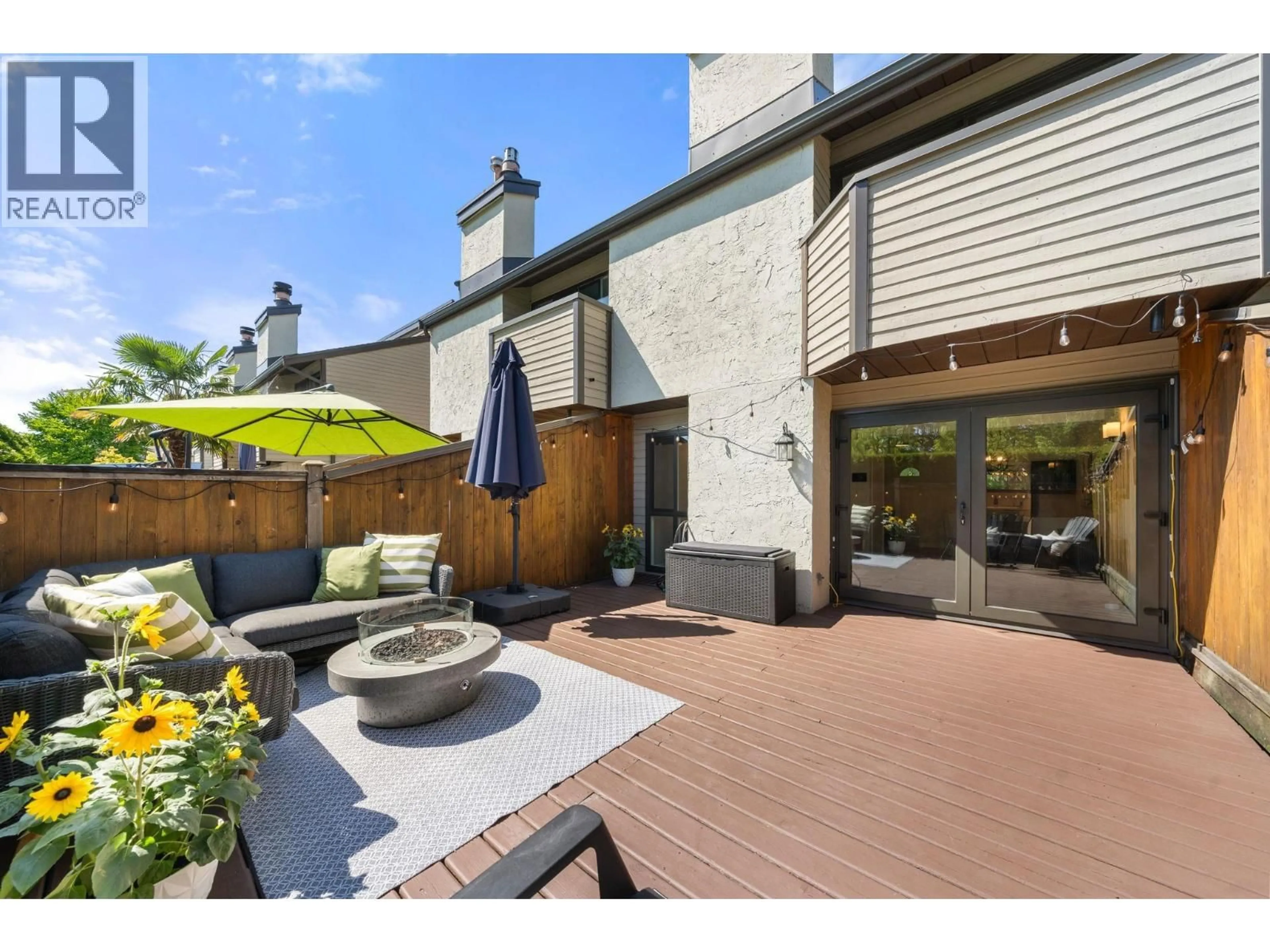 Patio, street for 18 - 220 11TH STREET, North Vancouver British Columbia V7L2G7