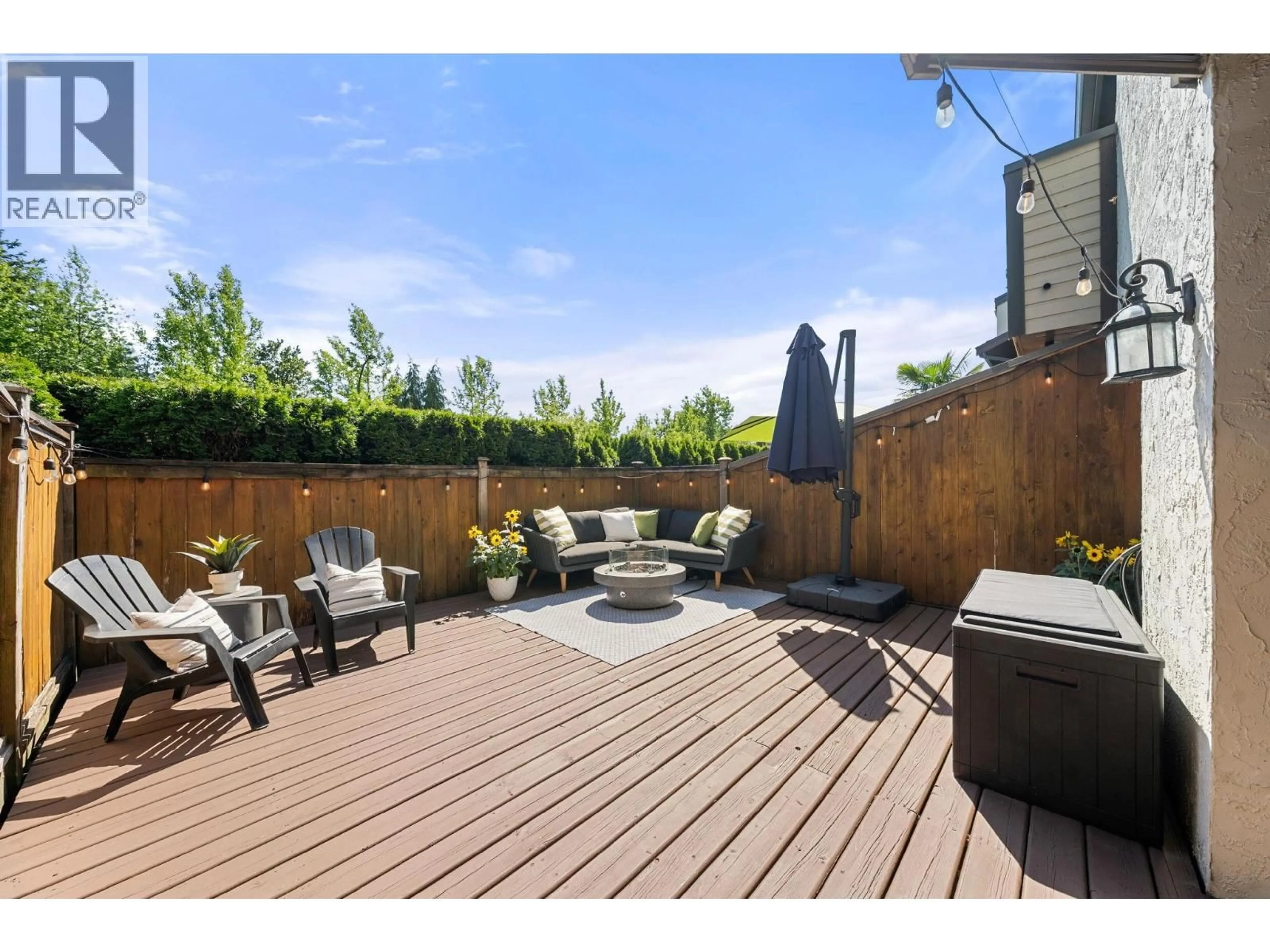Patio, street for 18 - 220 11TH STREET, North Vancouver British Columbia V7L2G7