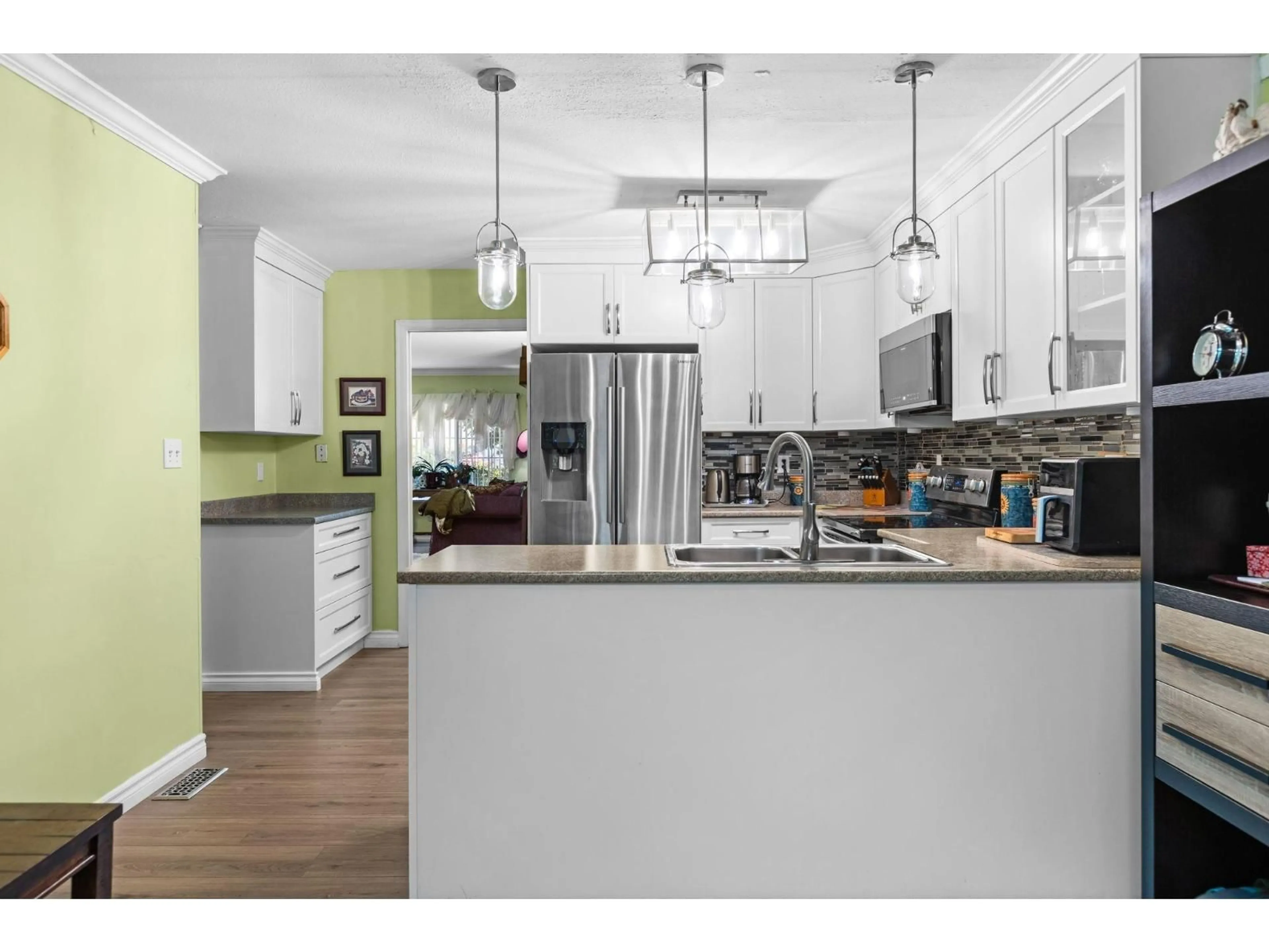 Open concept kitchen, unknown for 23 - 33020 MACLURE ROAD, Abbotsford British Columbia V2S7J6