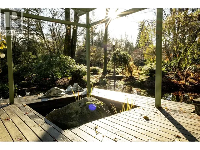 896 CHARMAN ROAD, Gibsons 5
