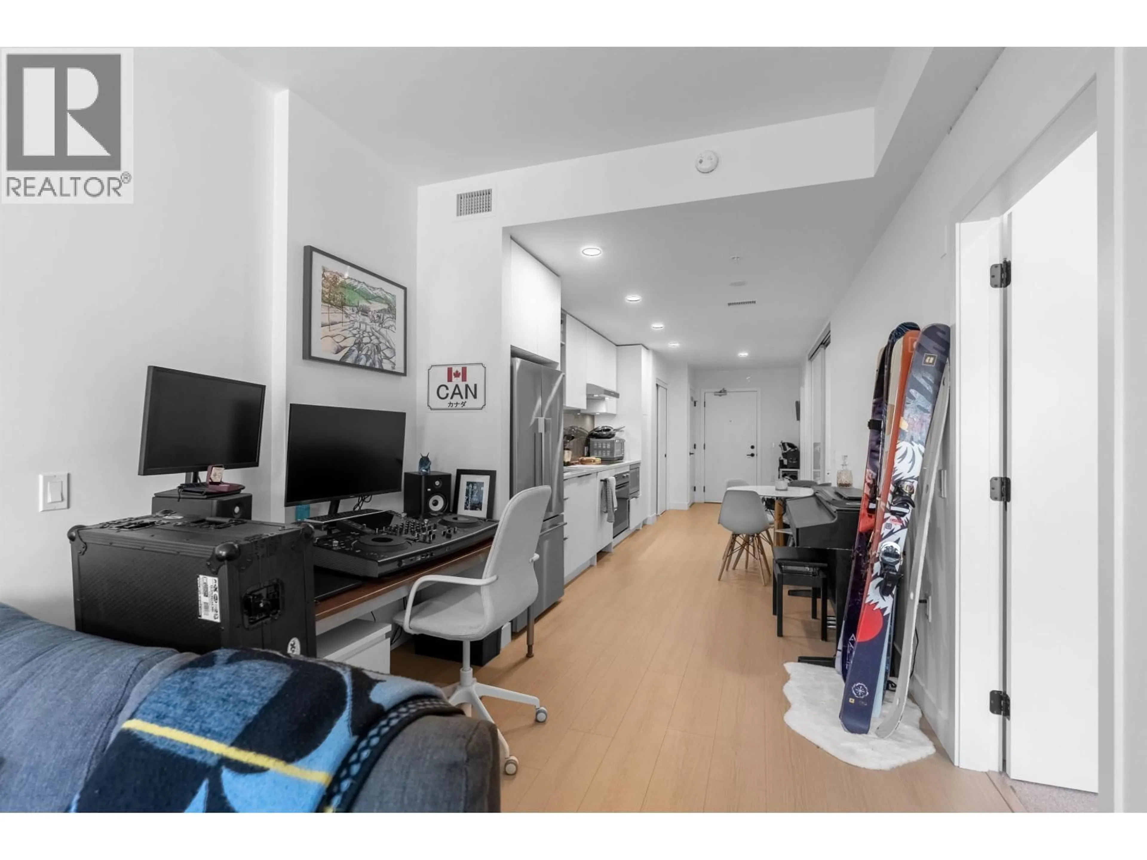 A pic of a room for 317 - 422 3RD STREET, North Vancouver British Columbia V7L0K1