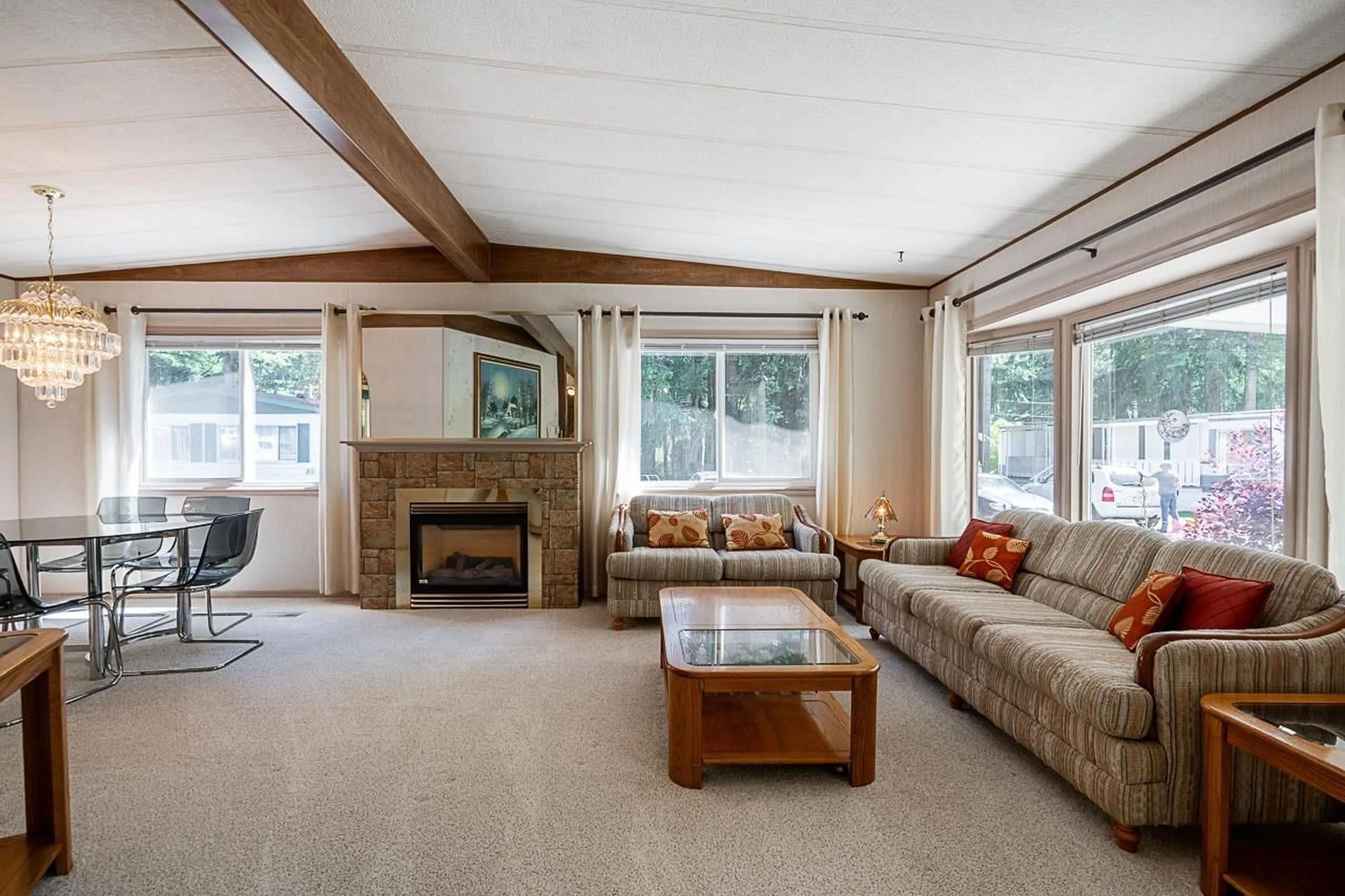 Living room with furniture, unknown for 95 - 20071 24 AVENUE, Langley British Columbia V2Z2A1