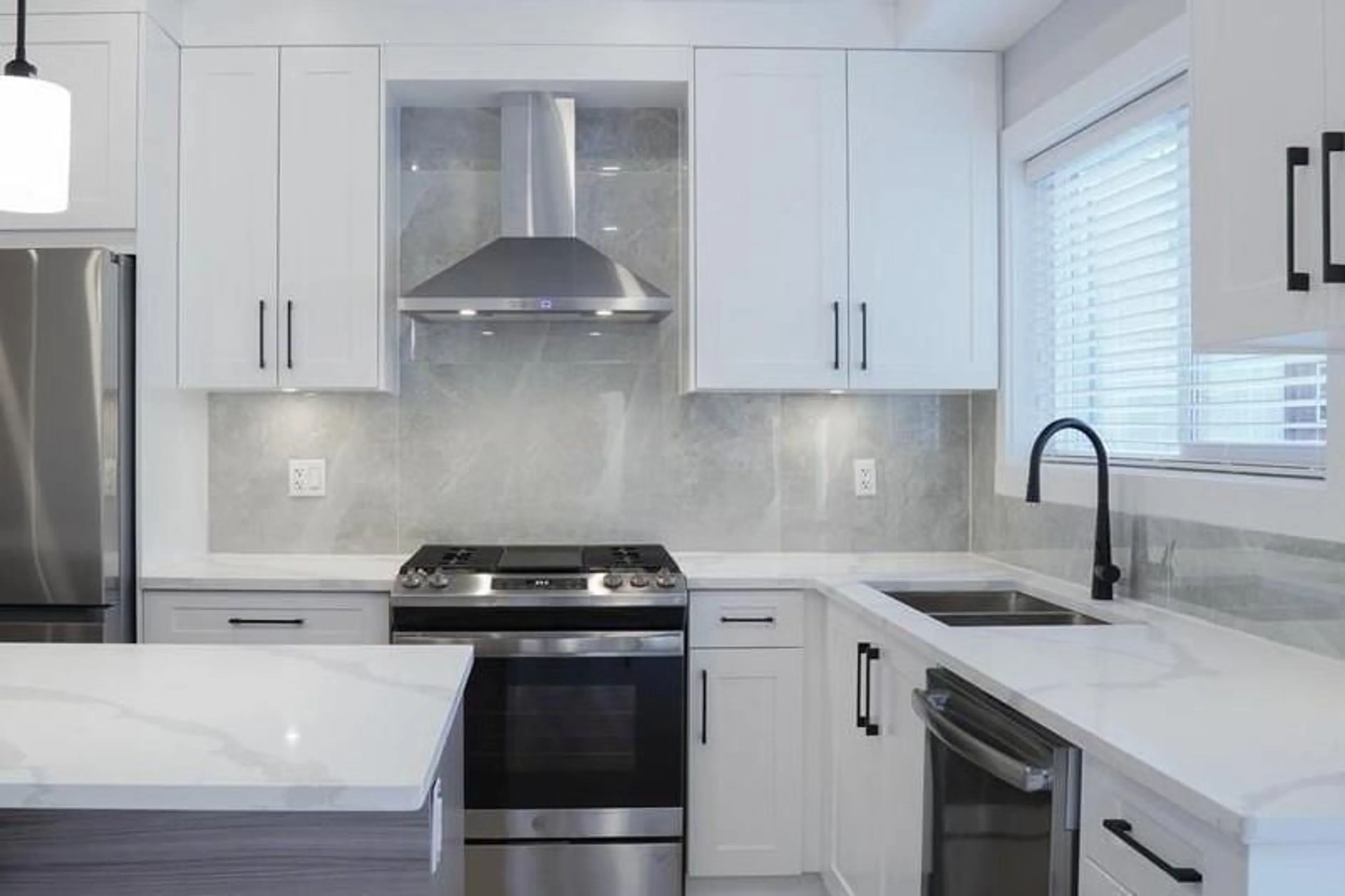 Contemporary kitchen, ceramic/tile floor for 28 - 20155 84TH AVENUE, Langley British Columbia V2Y3R3