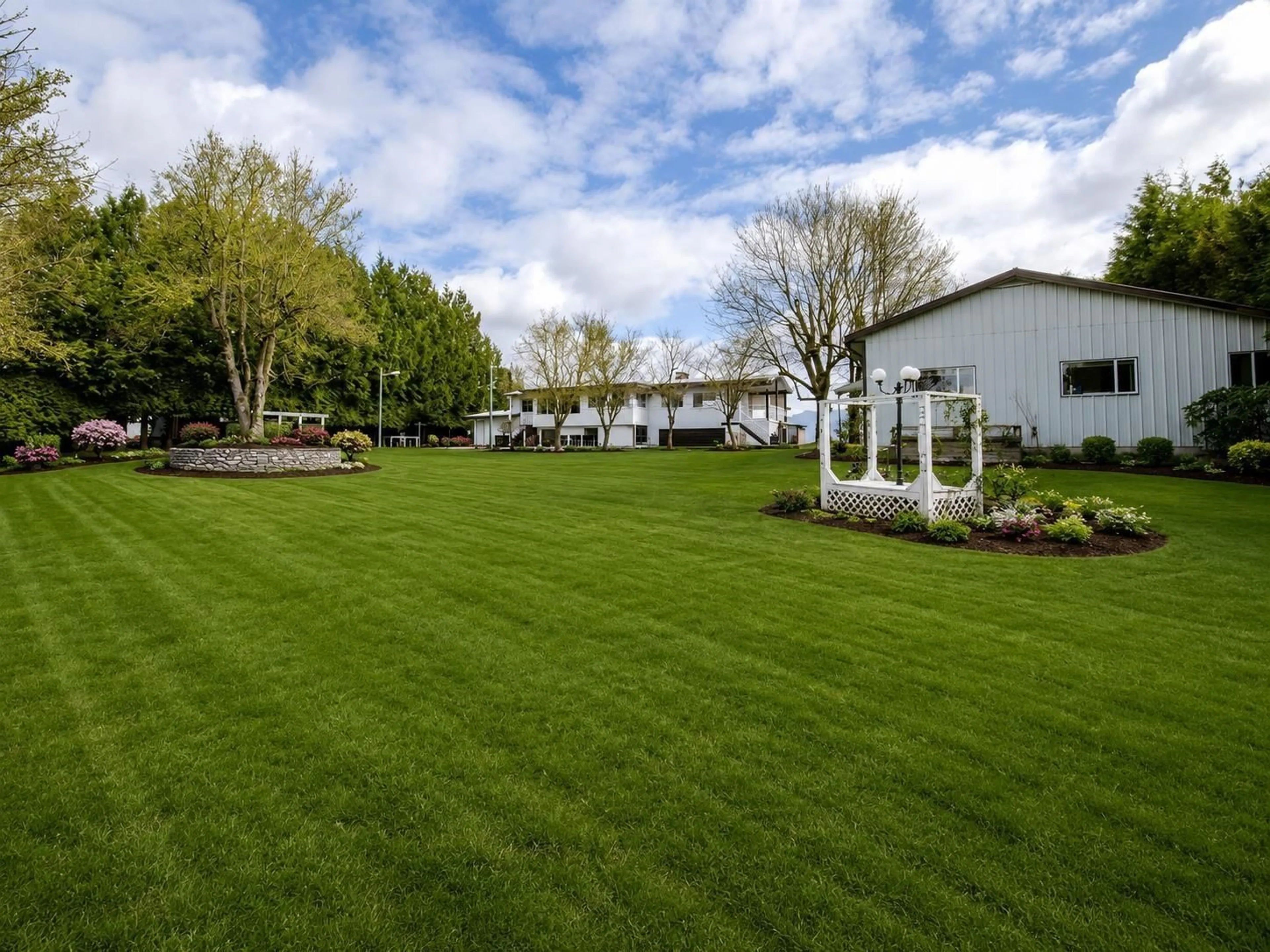Patio, unknown for 1559 WHATCOM ROAD, Abbotsford British Columbia V3G1Y9