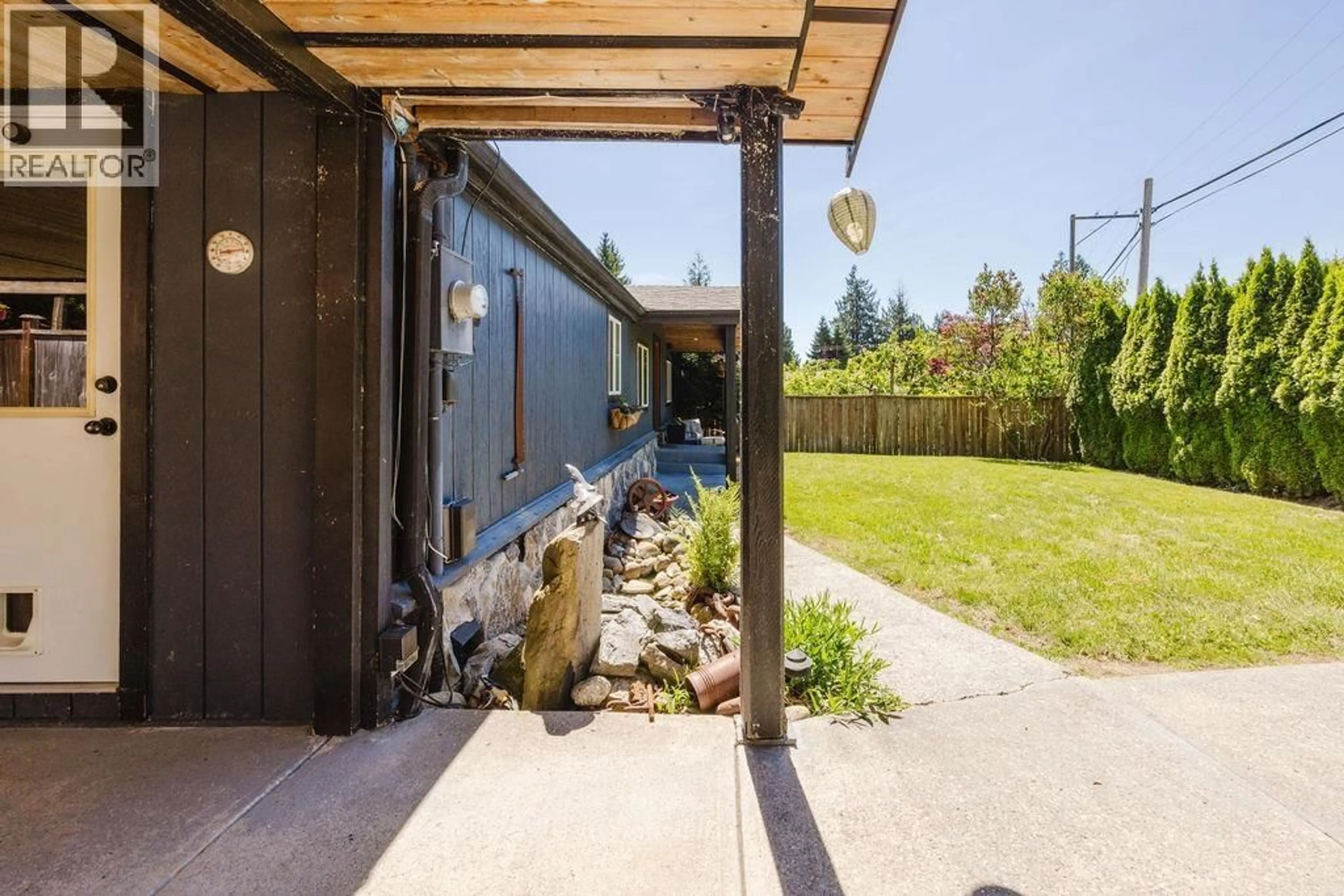 Patio, street for 788 MOUNTAINVIEW DRIVE, Gibsons British Columbia V0N1V9
