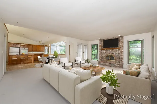 13096 21A AVENUE, Surrey 2