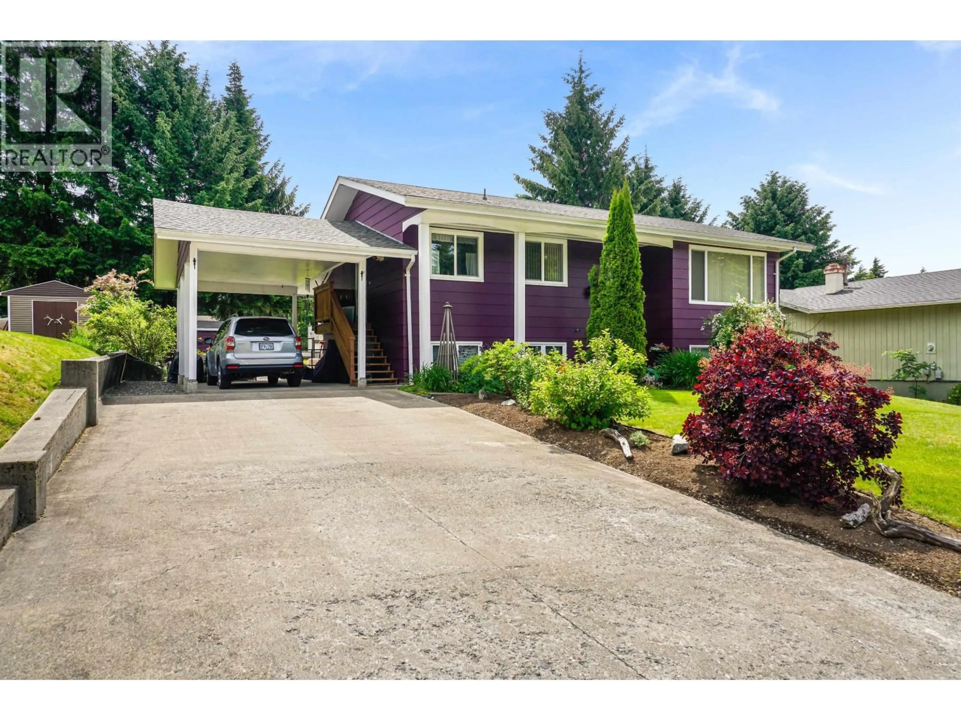 Home with vinyl exterior material, street for 20 DUNN STREET, Kitimat British Columbia V8C1C7