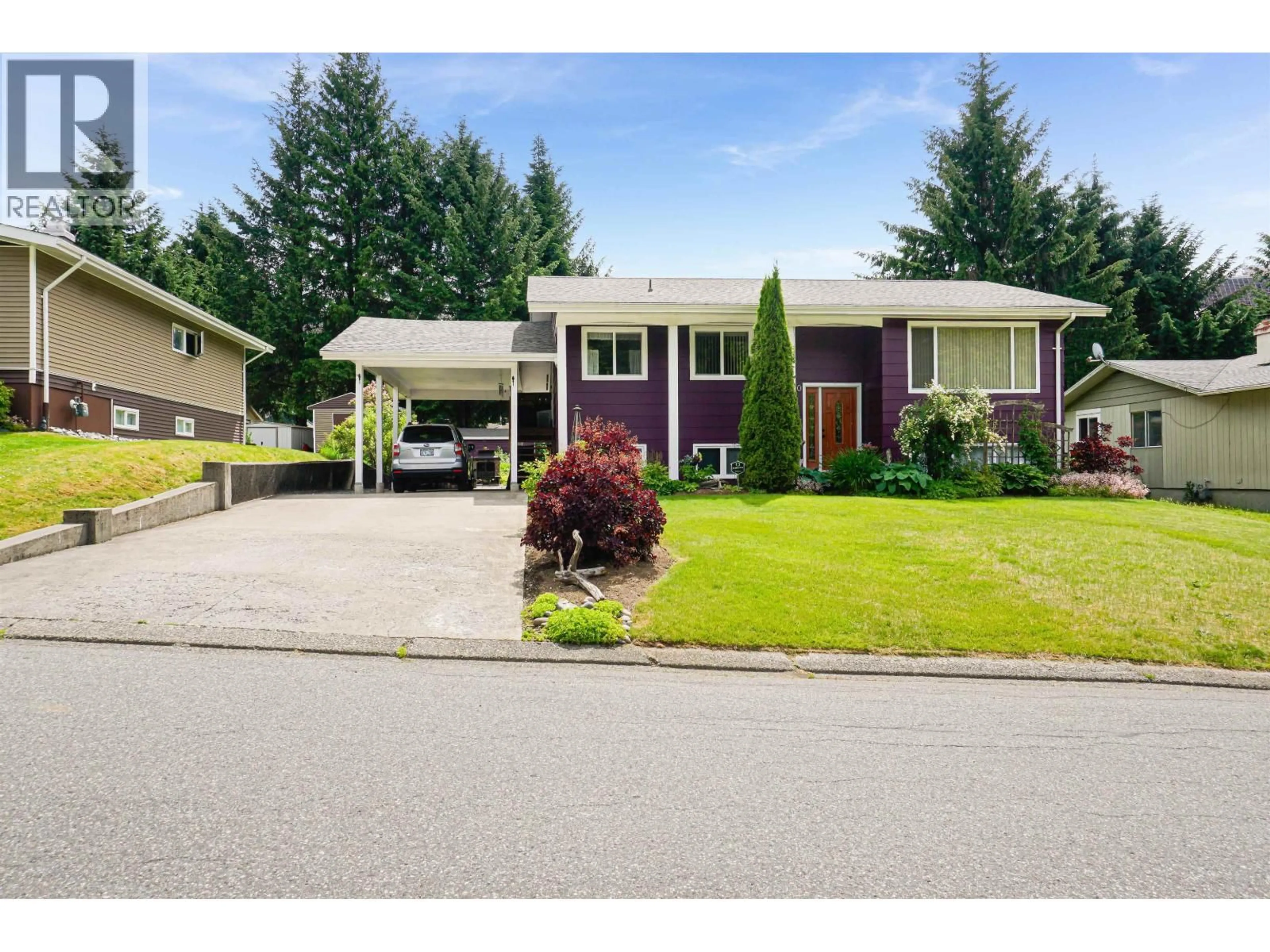 Home with vinyl exterior material, street for 20 DUNN STREET, Kitimat British Columbia V8C1C7