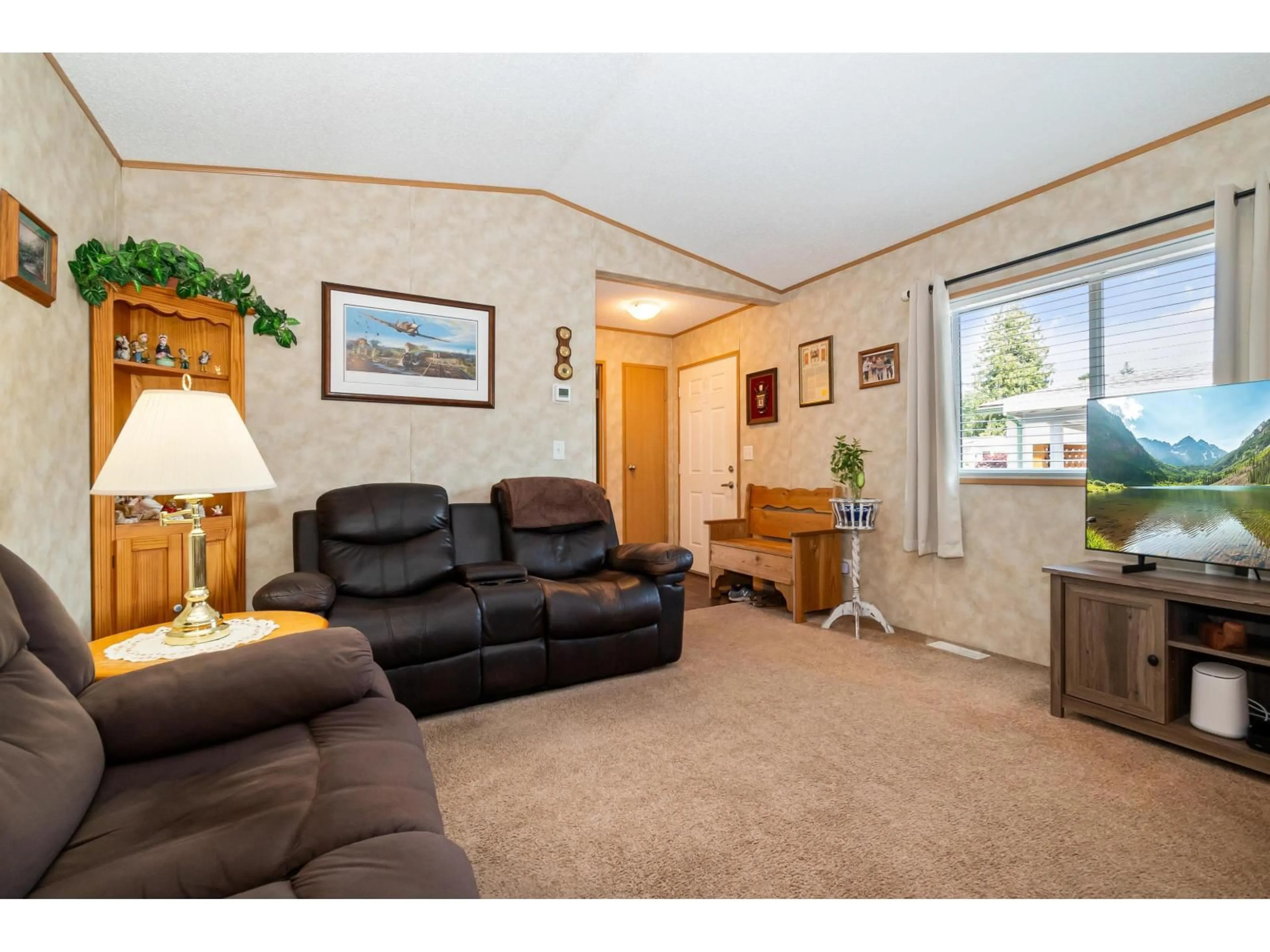 Living room with furniture, unknown for 93 - 6338 VEDDER ROAD, Chilliwack British Columbia V2R3R3