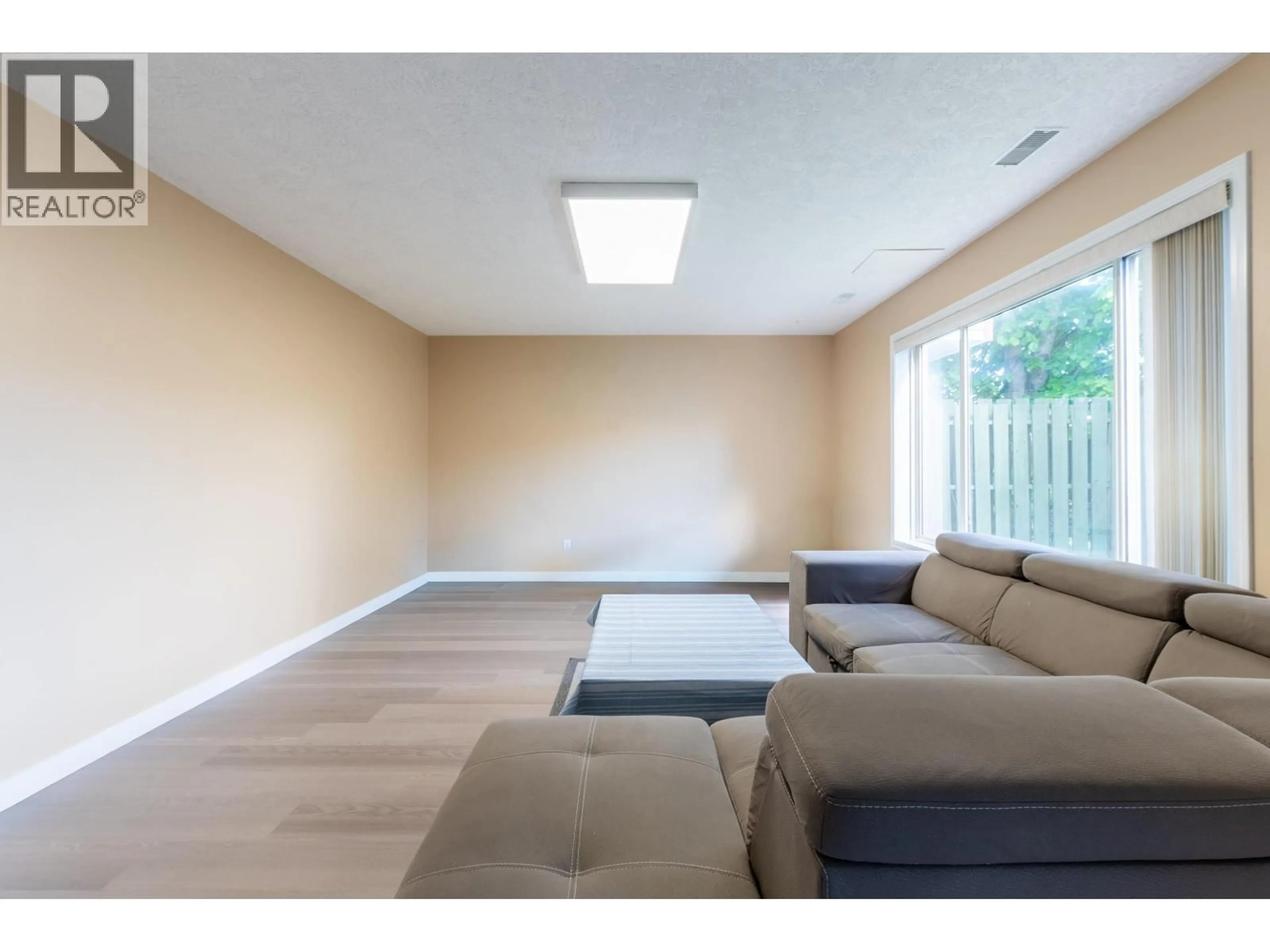 A pic of a room for 315 - 3307 WESTWOOD DRIVE, Prince George British Columbia V2N1S4