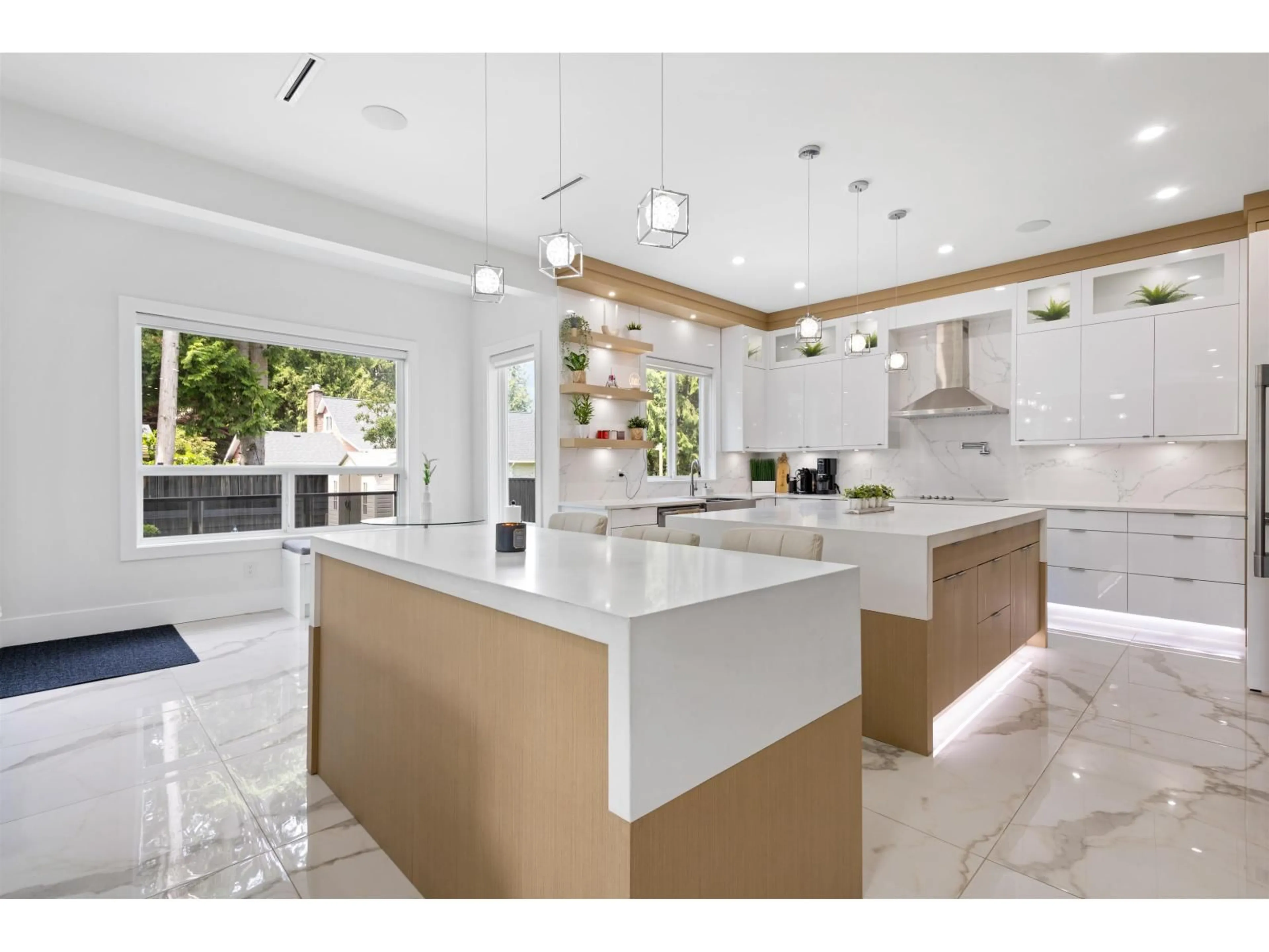 Open concept kitchen, ceramic/tile floor for 2343 LOBBAN ROAD, Abbotsford British Columbia V2S3W2