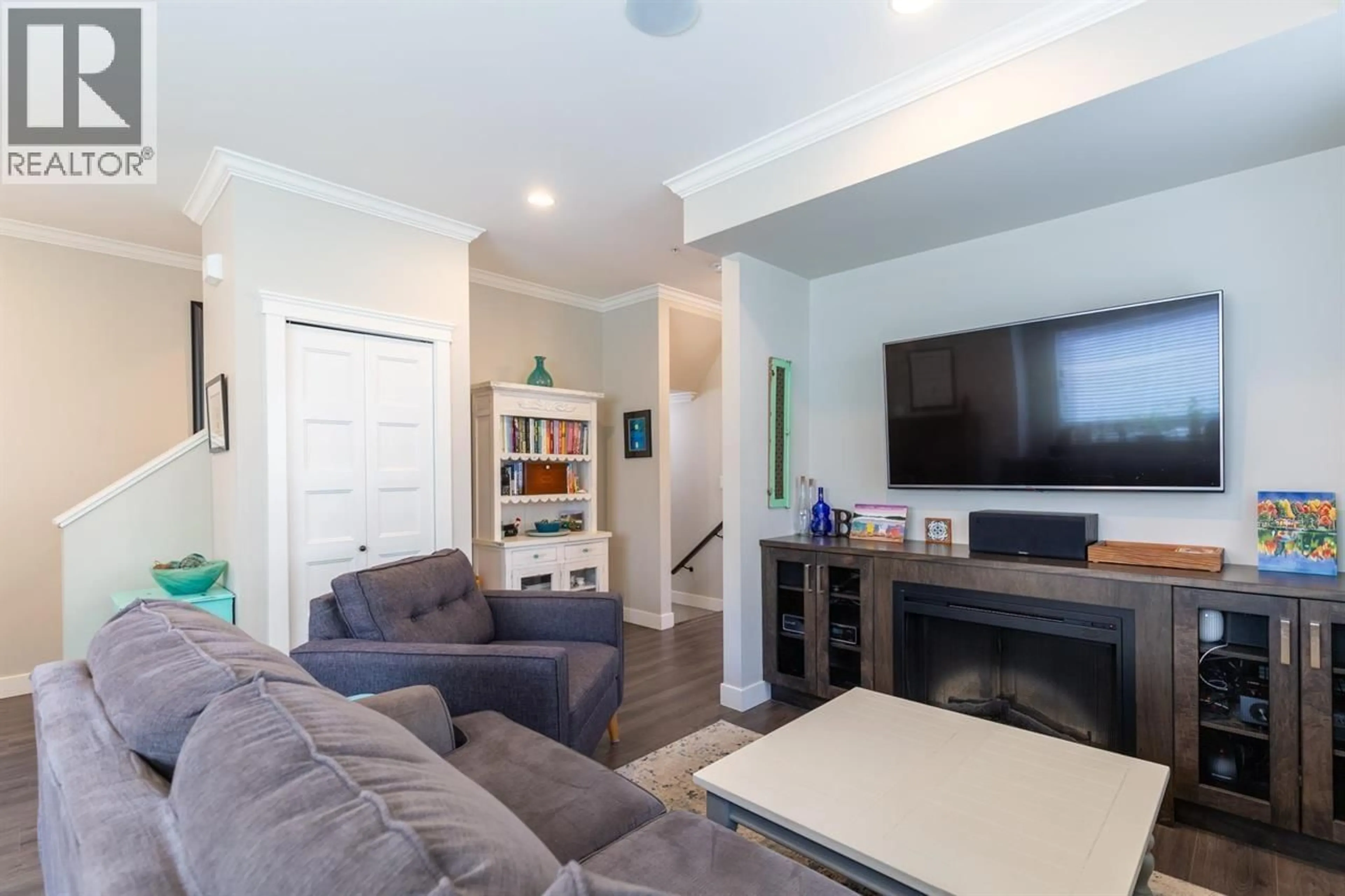 Living room with furniture, unknown for 13 - 10480 248 STREET, Maple Ridge British Columbia V2W0J4