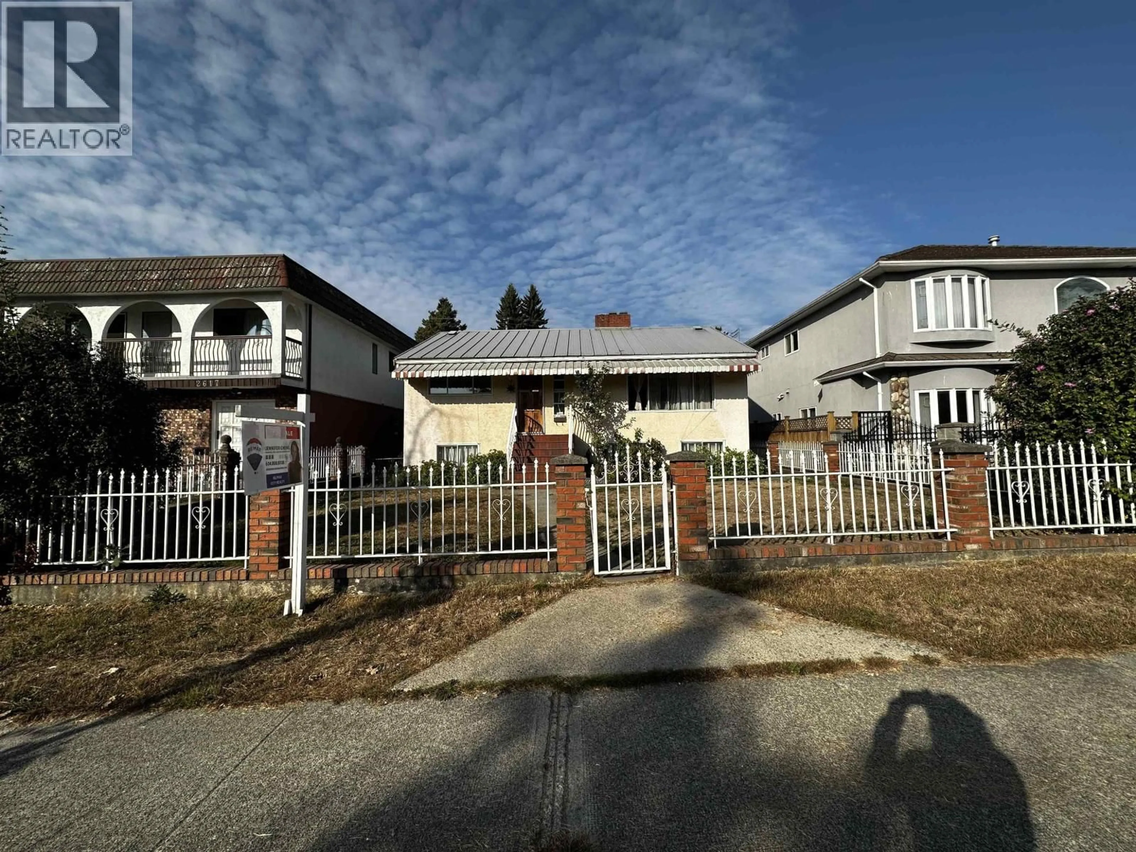 Unknown for 2621 8TH AVENUE, Vancouver British Columbia V5M1W4