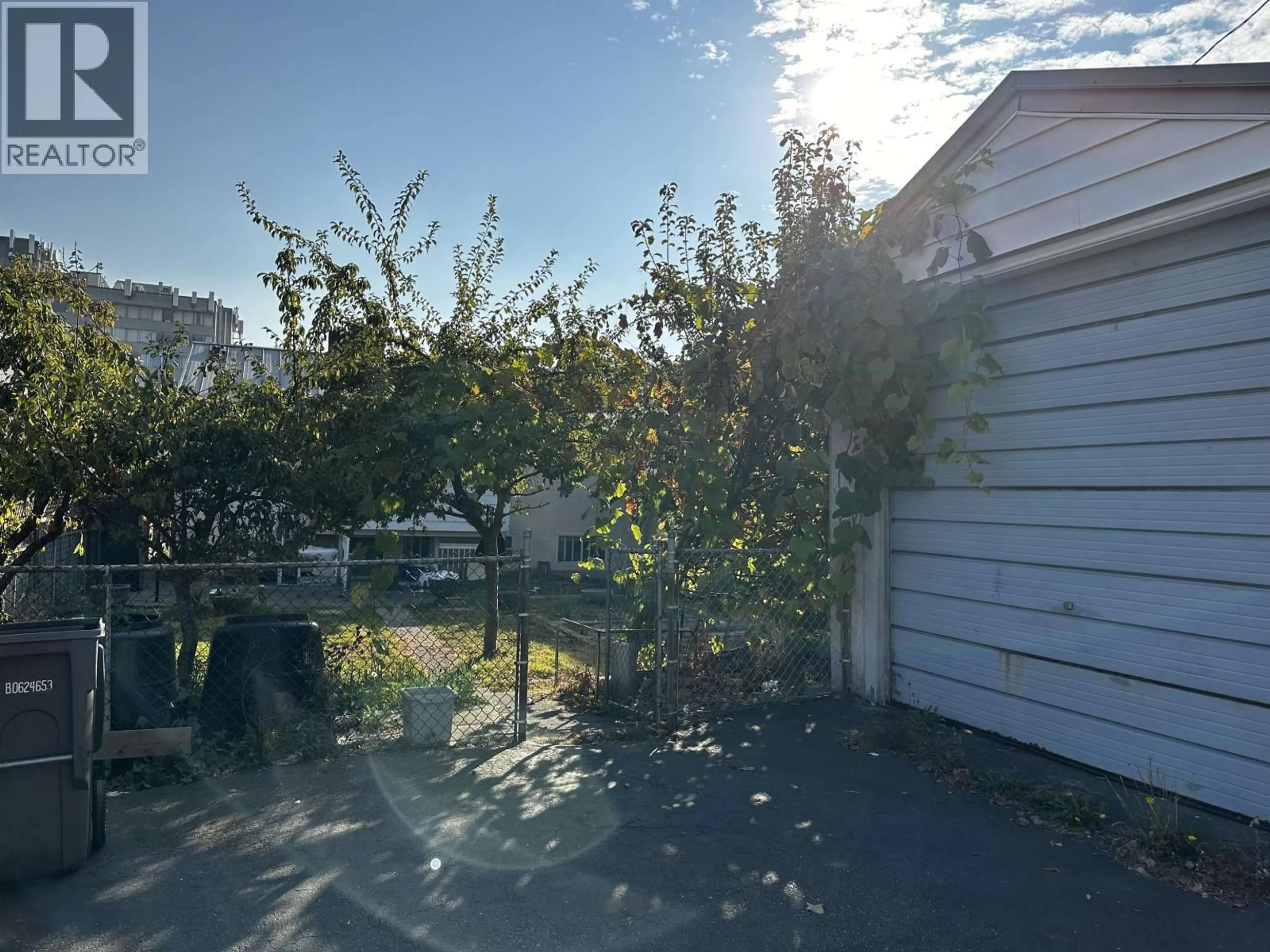 A pic from outside/outdoor area/front of a property/back of a property/a pic from drone, water/lake/river/ocean view for 2621 8TH AVENUE, Vancouver British Columbia V5M1W4