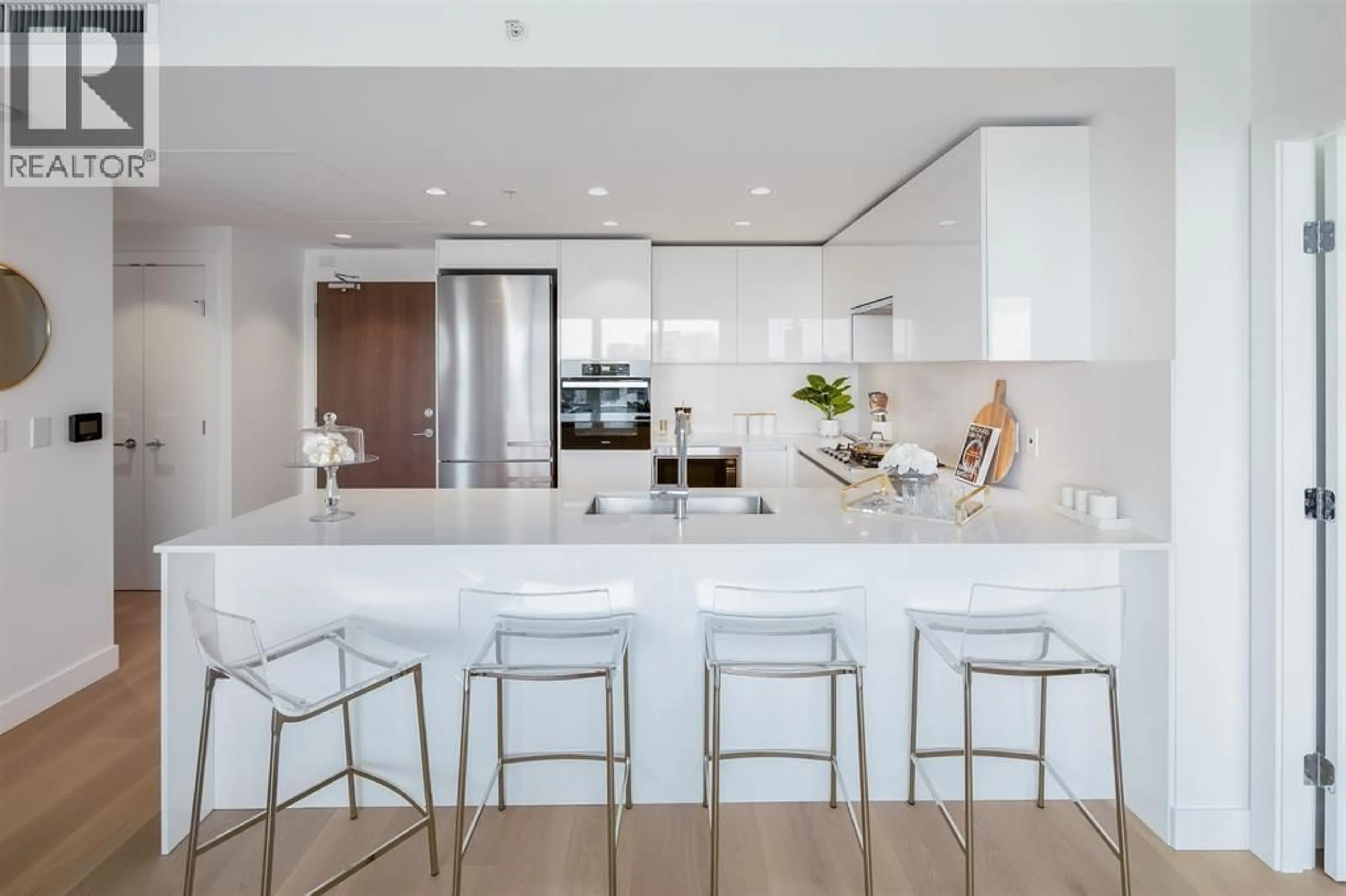 Contemporary kitchen, unknown for 605 - 5788 GILBERT ROAD, Richmond British Columbia V6X1B7