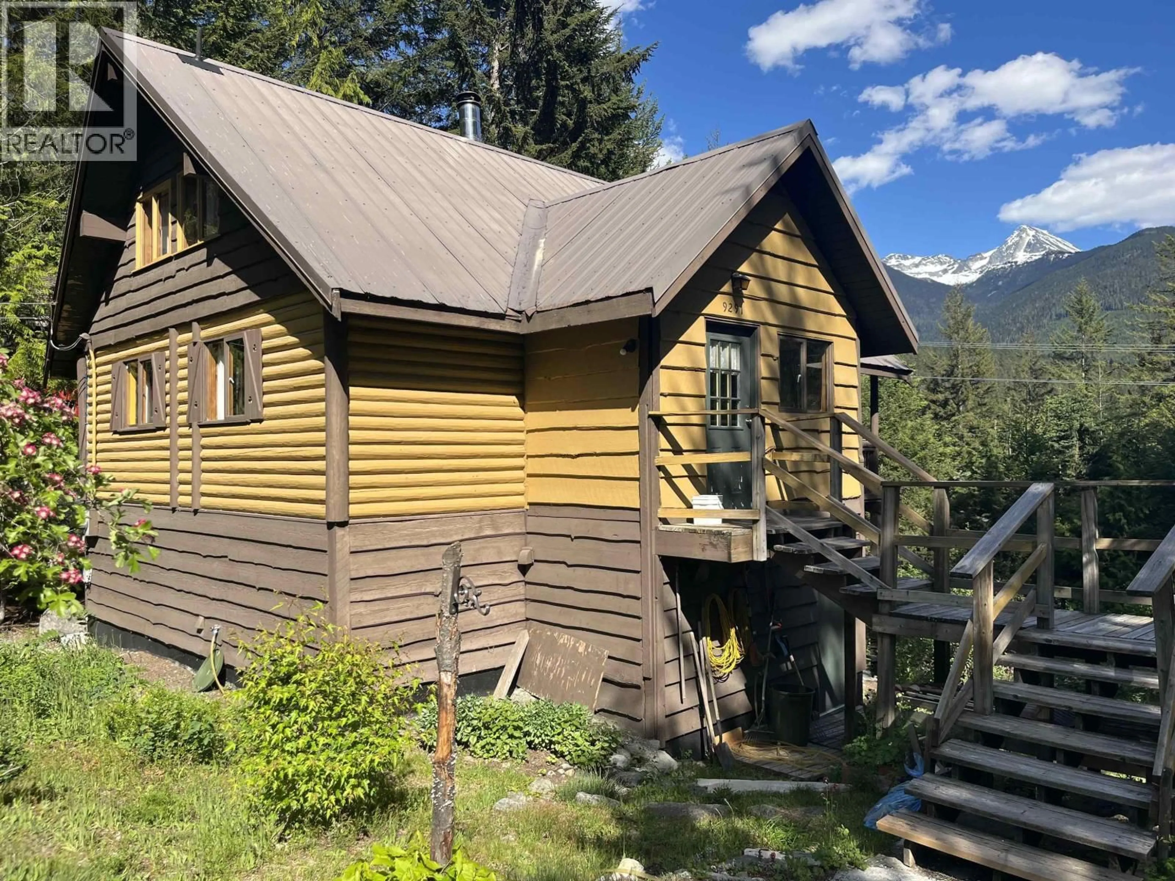 A pic from outside/outdoor area/front of a property/back of a property/a pic from drone, mountain view for 9291 EMERALD DRIVE, Whistler British Columbia V8E0G5