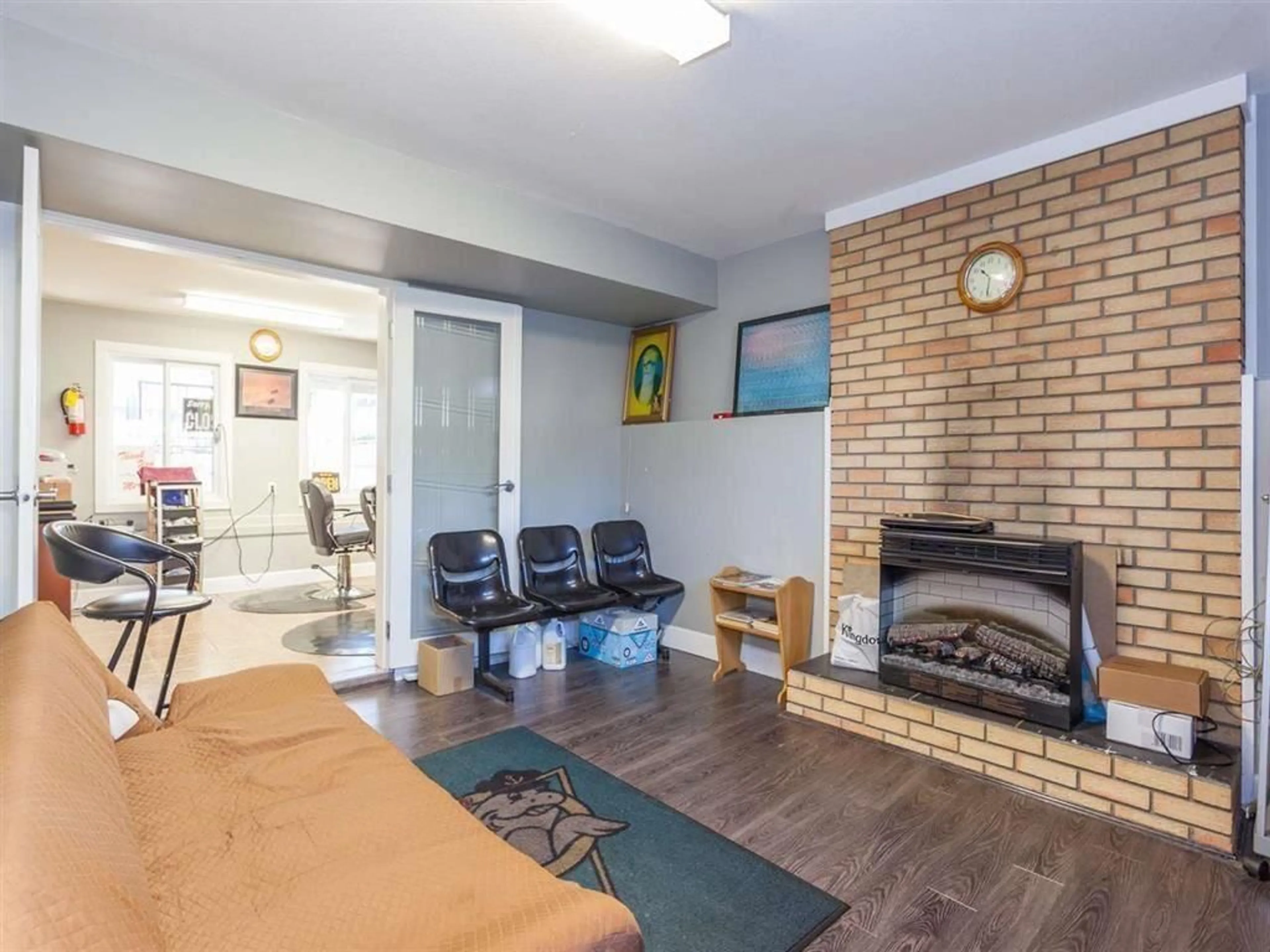 Living room with furniture, unknown for 32202 HILLCREST AVENUE, Abbotsford British Columbia V2T1S6