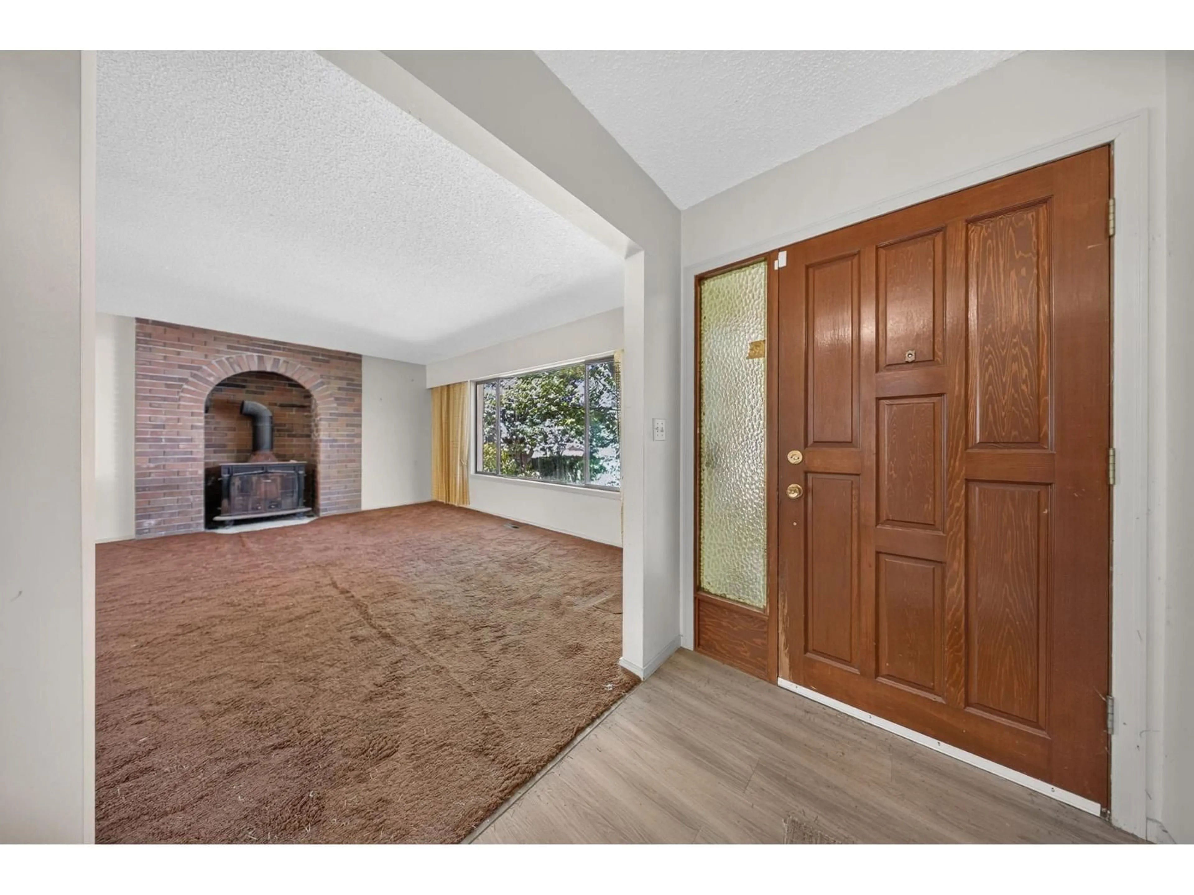 Indoor entryway for 10730 MCDONALD ROAD, Chilliwack British Columbia V2P7L6