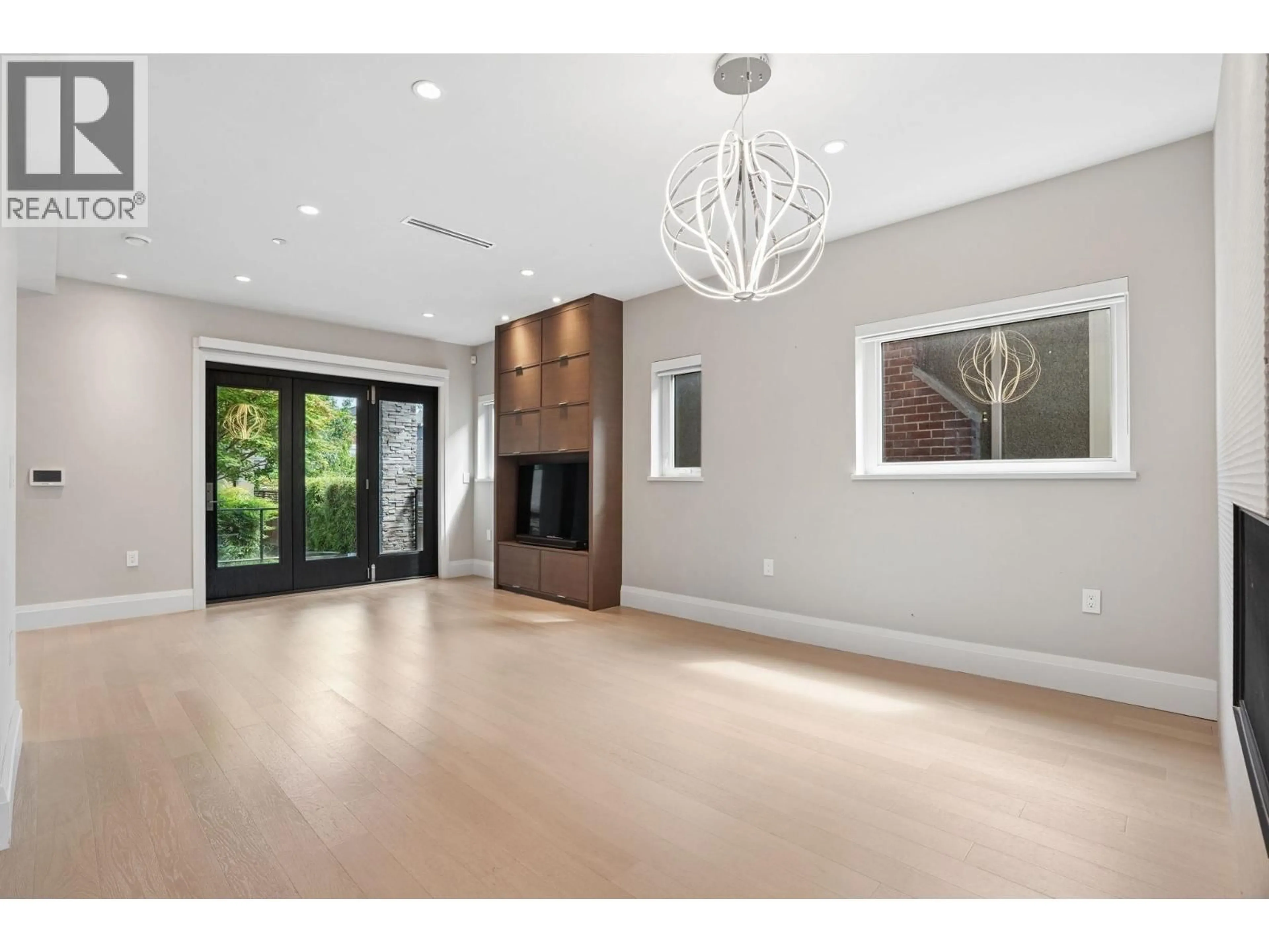 Unknown for 4481 15TH AVENUE, Vancouver British Columbia V6R3B1