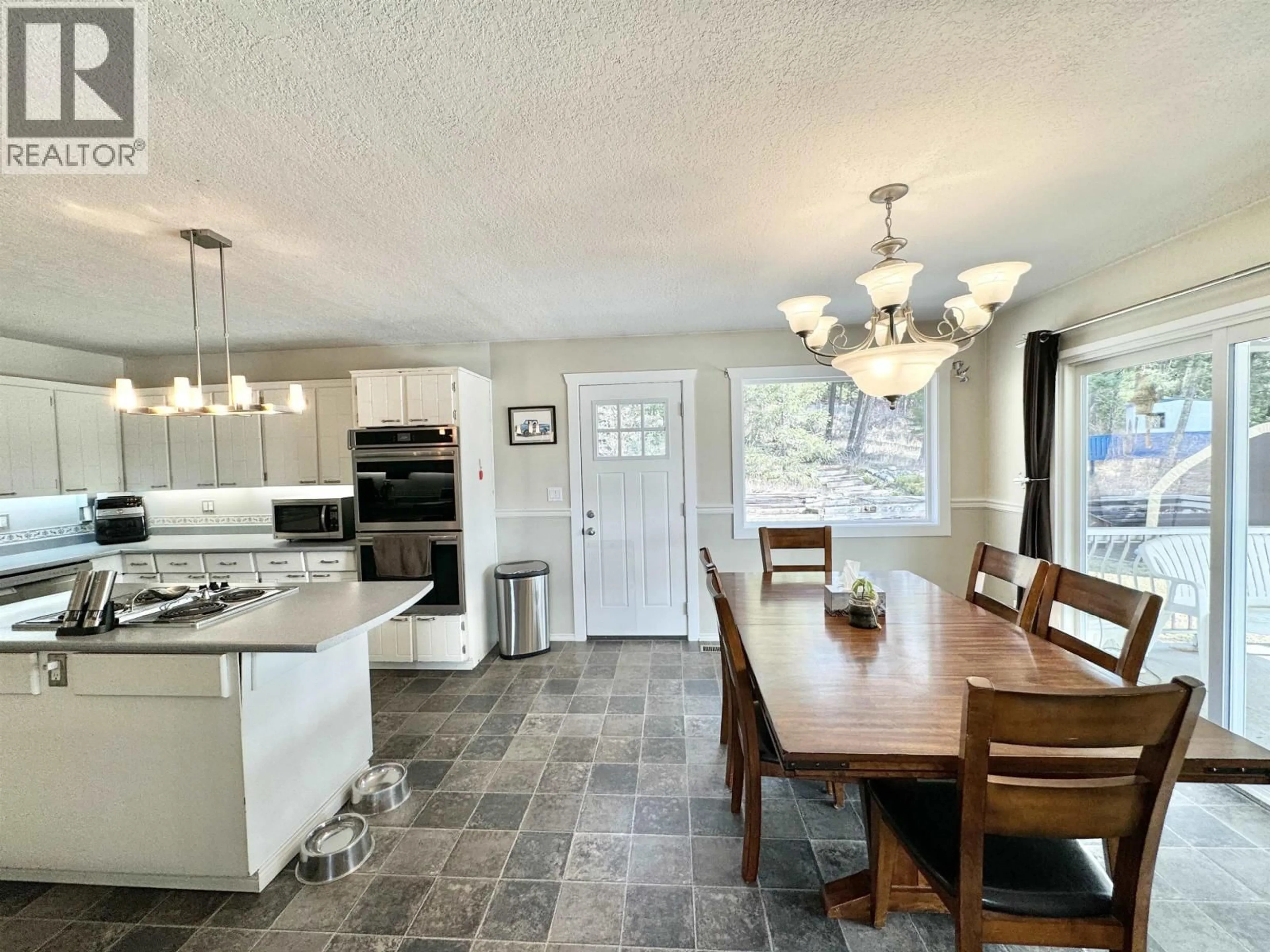 Open concept kitchen, ceramic/tile floor for 1371 MILE 168 ROAD, Williams Lake British Columbia V2G5C5