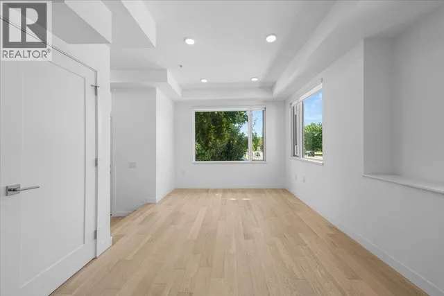 4110 COLUMBIA STREET, Vancouver 5