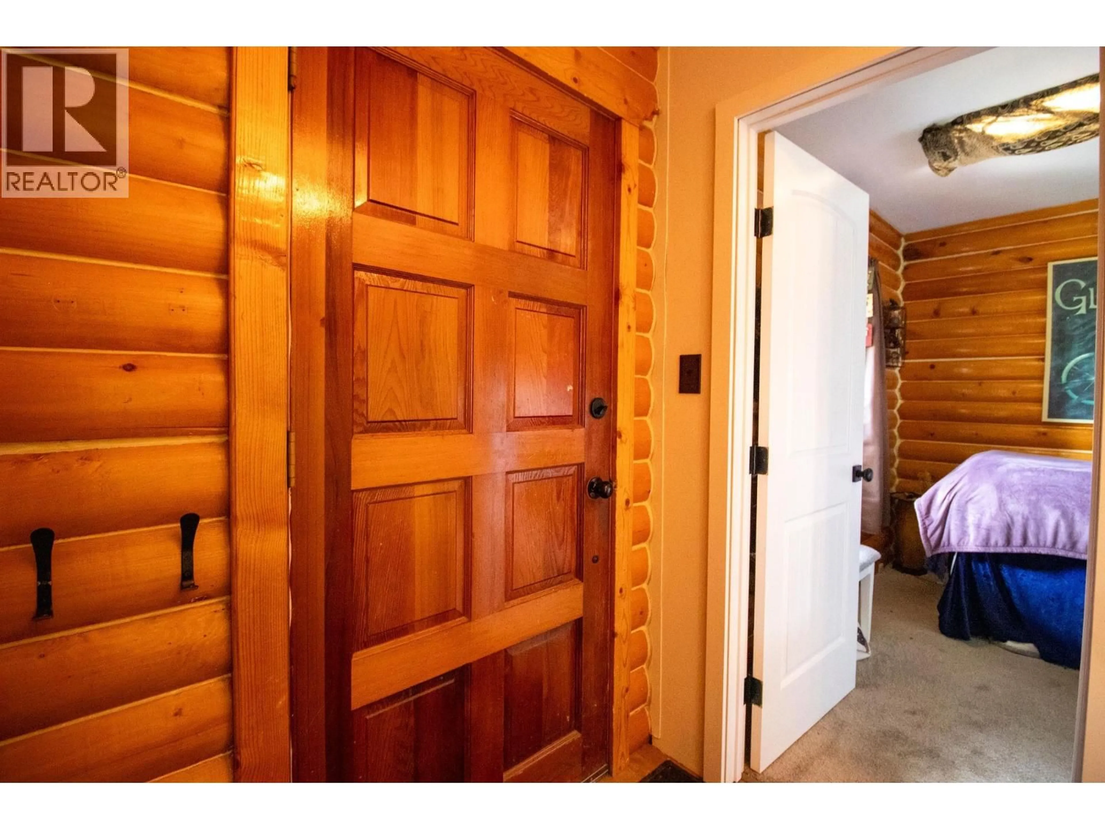 Indoor entryway for 10444 97 HIGHWAY, Charlie Lake British Columbia V1J8L9