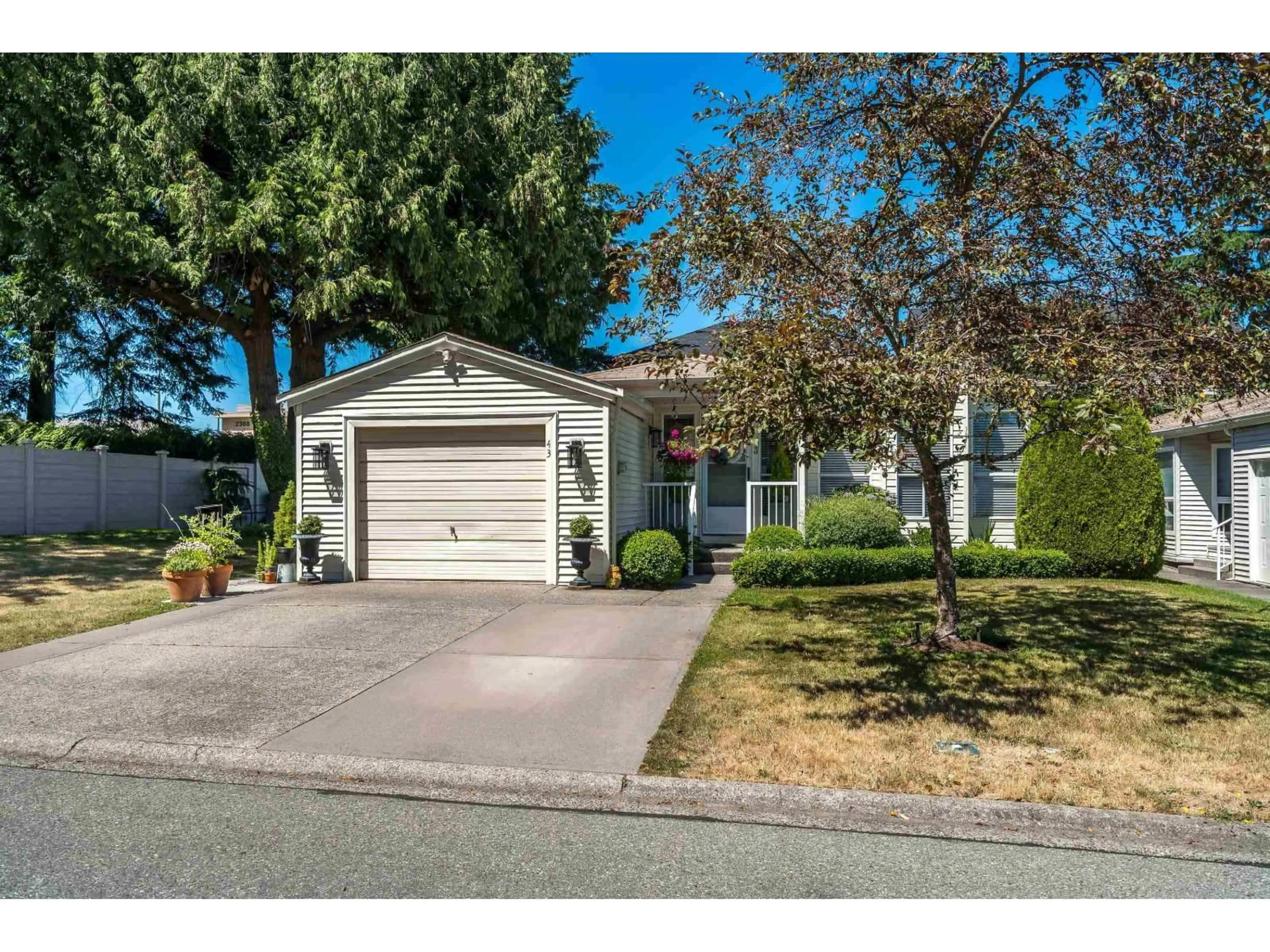 Home with vinyl exterior material, street for 43 - 2345 CRANLEY DRIVE, Surrey British Columbia V4A9G5