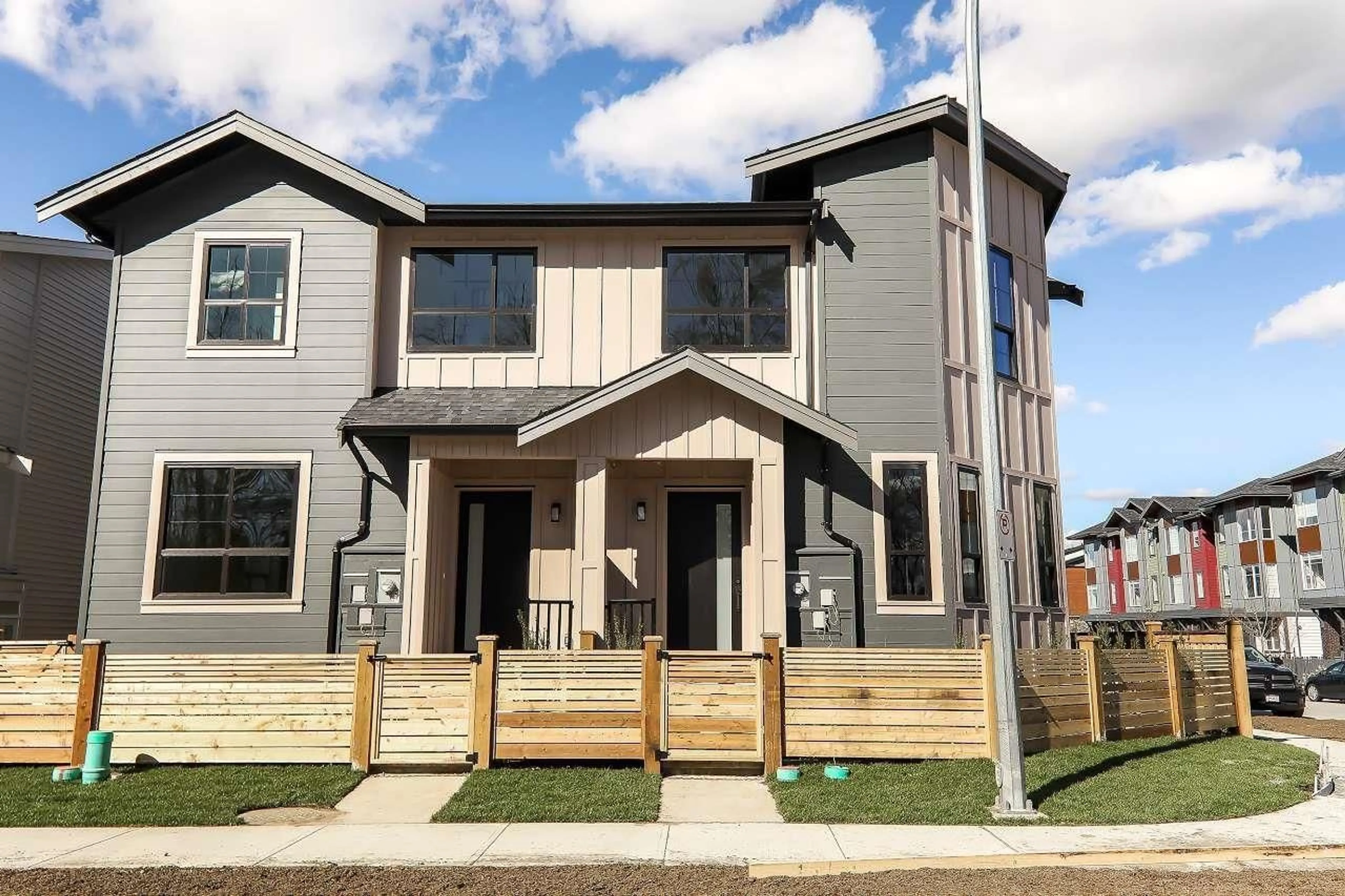 Home with vinyl exterior material, street for 20687 76 AVENUE, Langley British Columbia V3V1V5