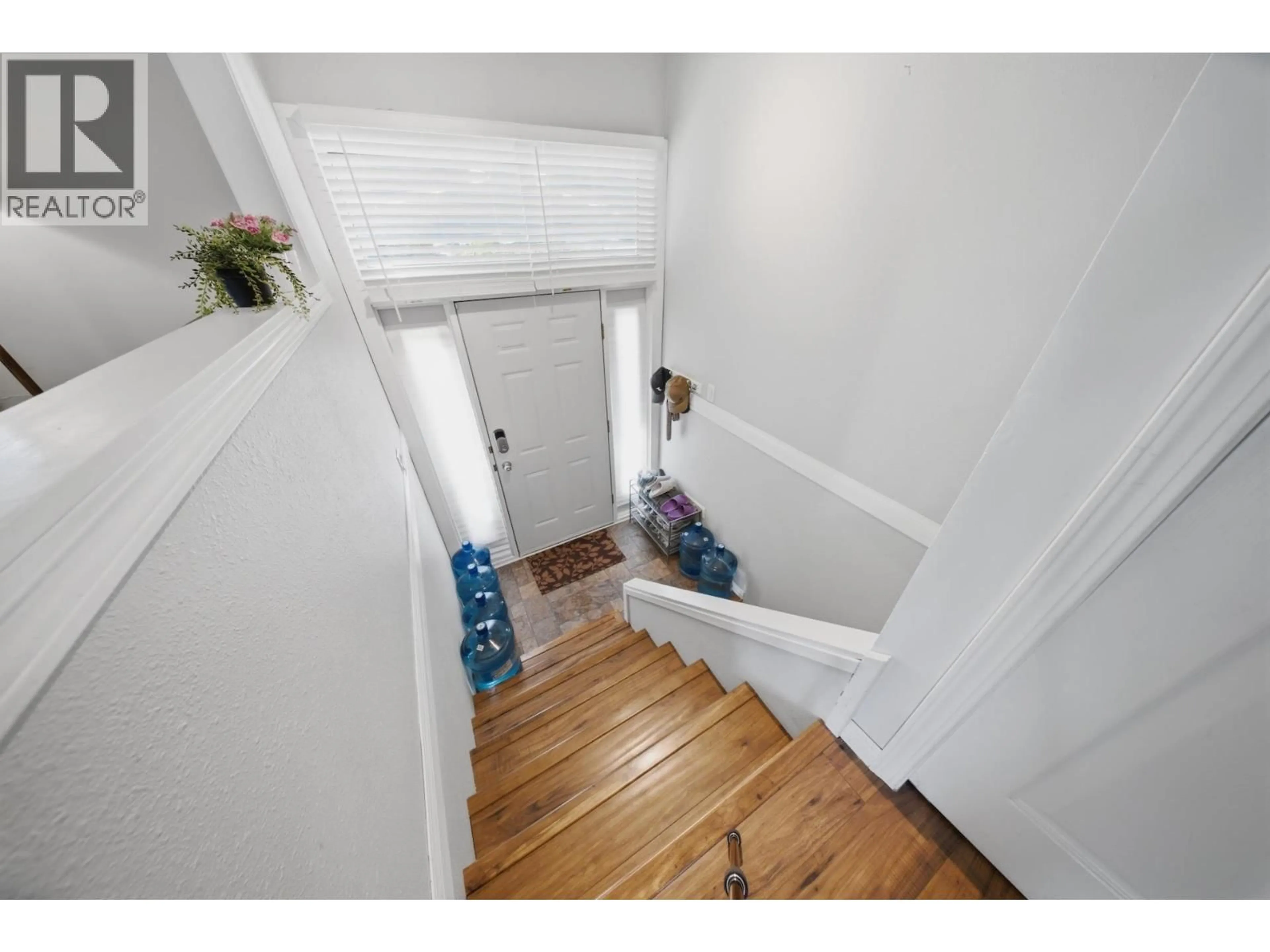 Indoor entryway for 9903 84 STREET, Fort St. John British Columbia V1J4M5