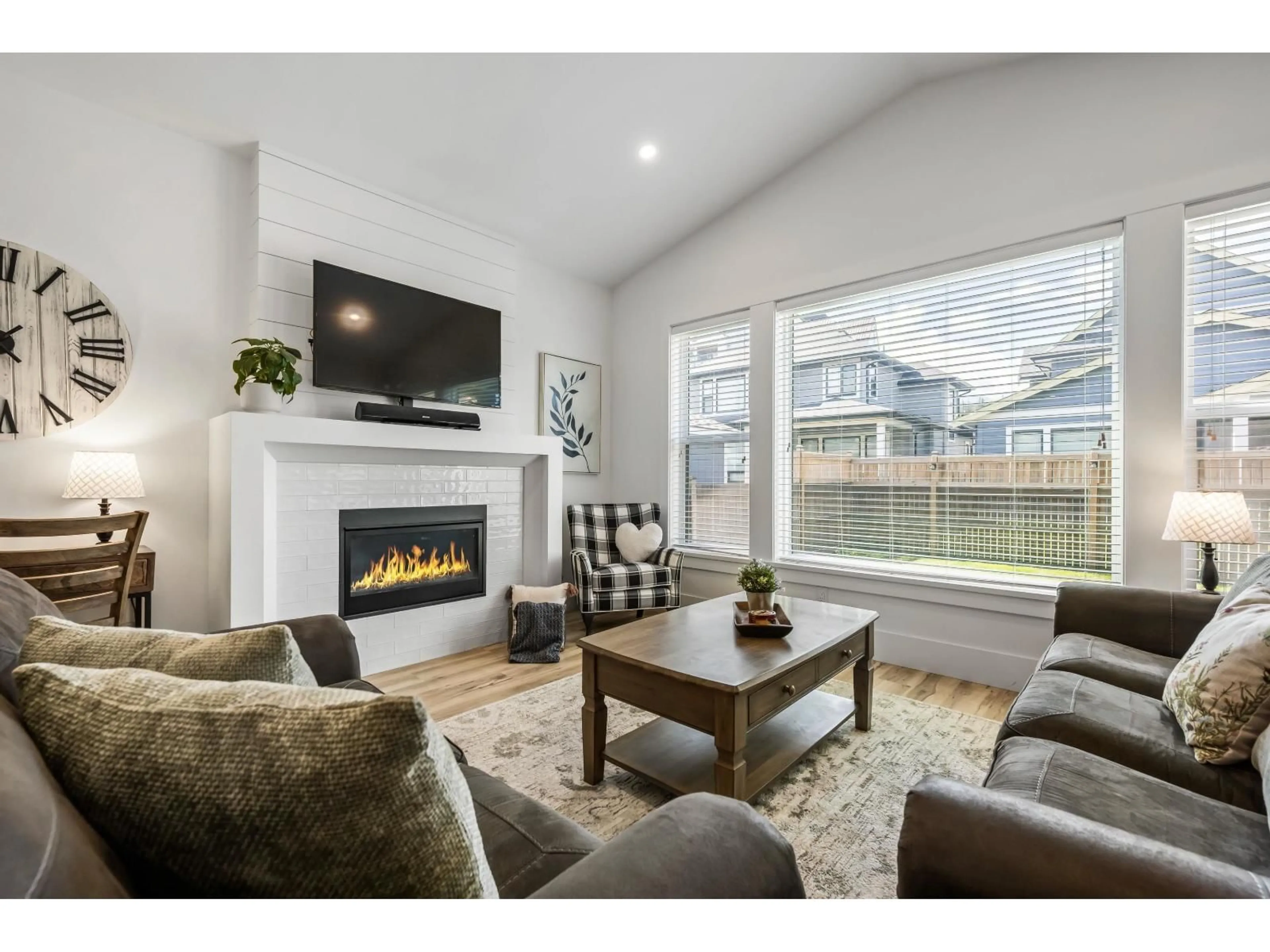 Living room with furniture, unknown for 36 - 46211 PROMONTORY ROAD, Chilliwack British Columbia V2R6E4