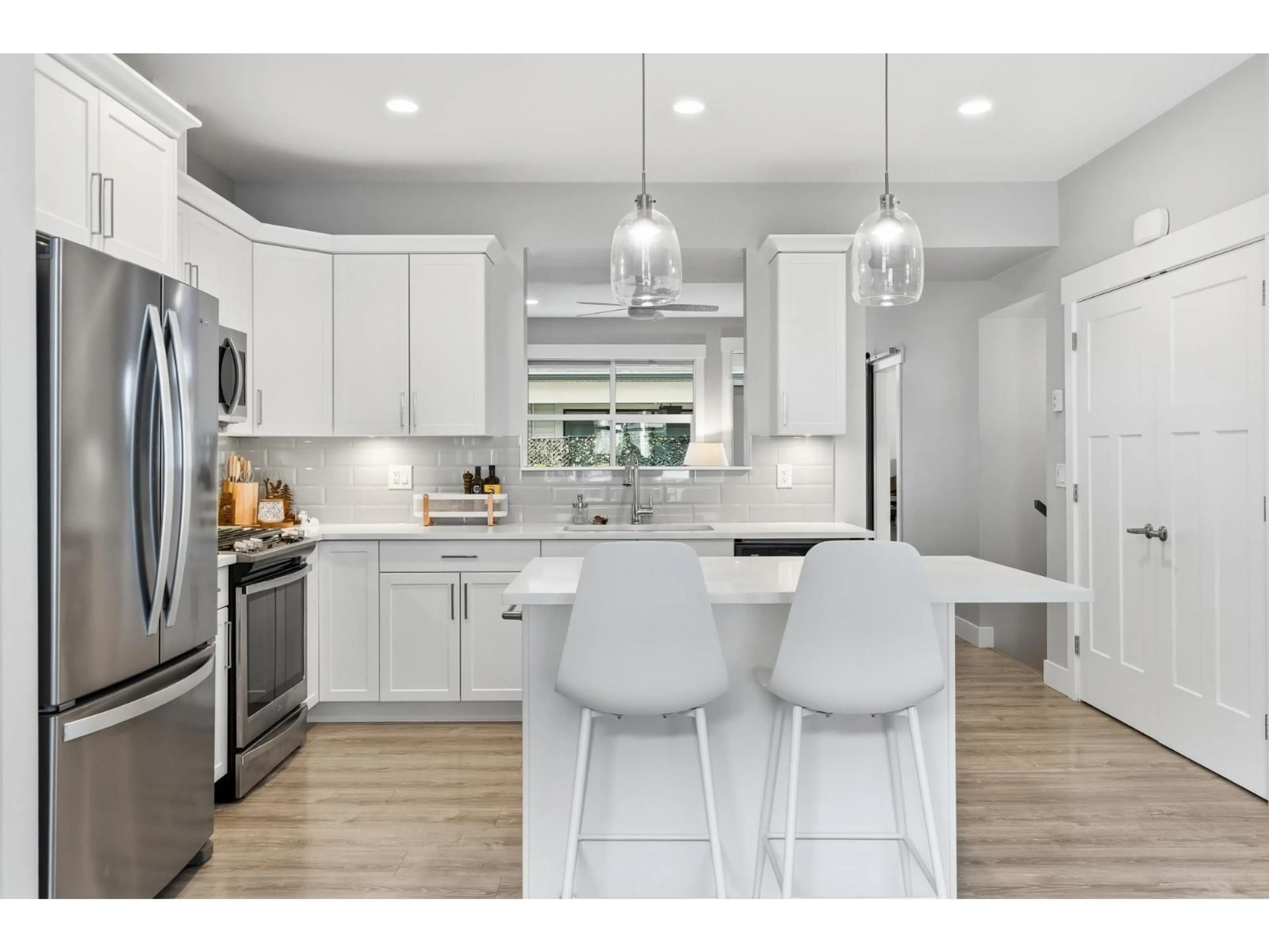 Open concept kitchen, unknown for 33 - 386 PINE AVENUE, Harrison Hot Springs British Columbia V0M1K0