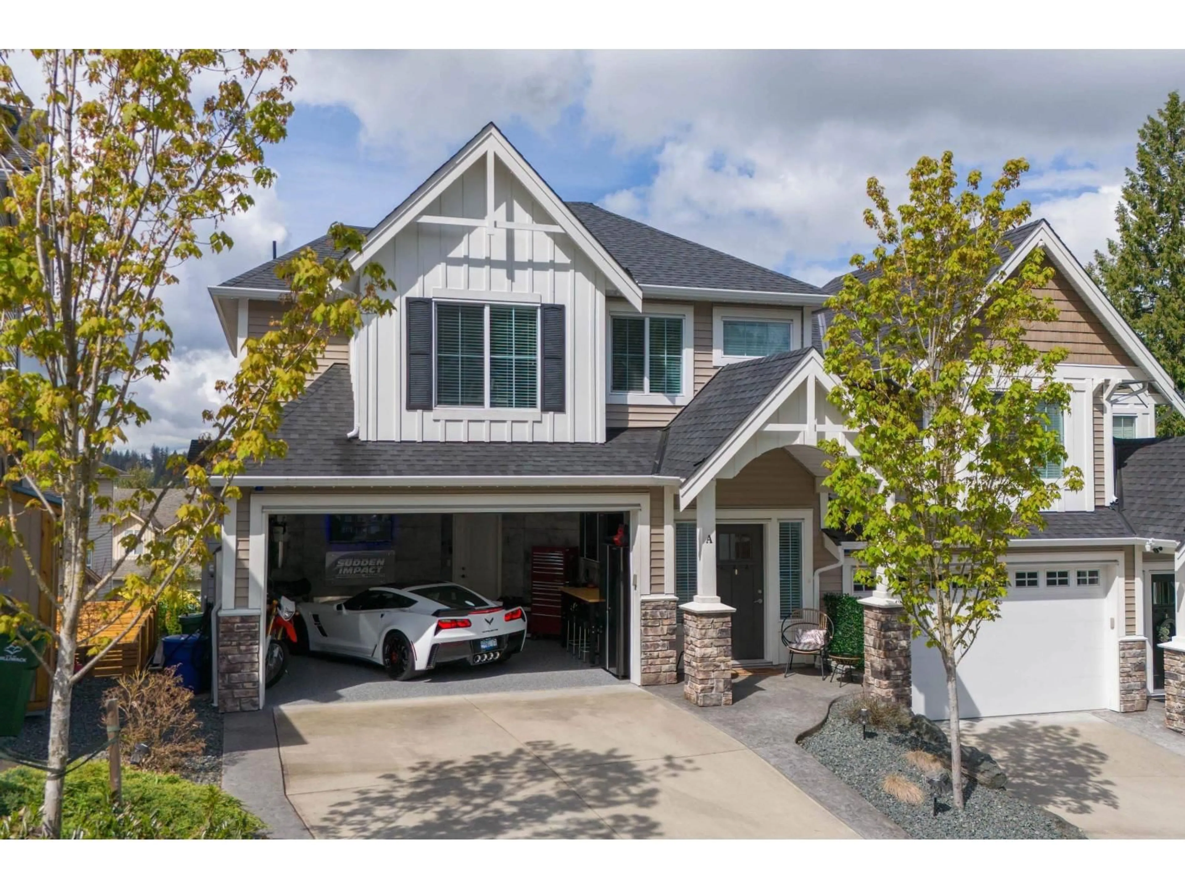 Home with vinyl exterior material, street for A - 46968 RUSSELL ROAD, Chilliwack British Columbia V2R4V7