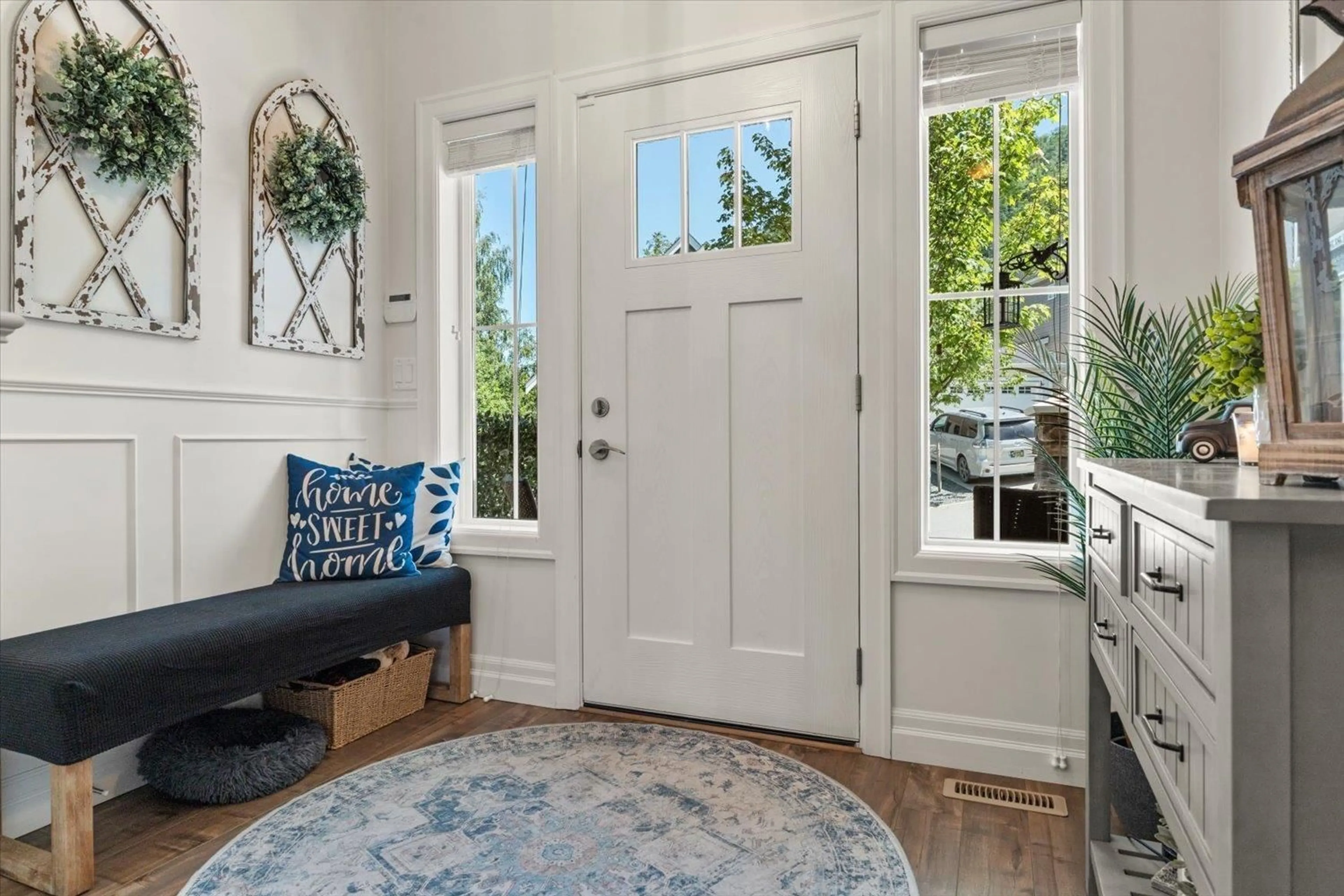 Indoor entryway for A - 46968 RUSSELL ROAD, Chilliwack British Columbia V2R4V7