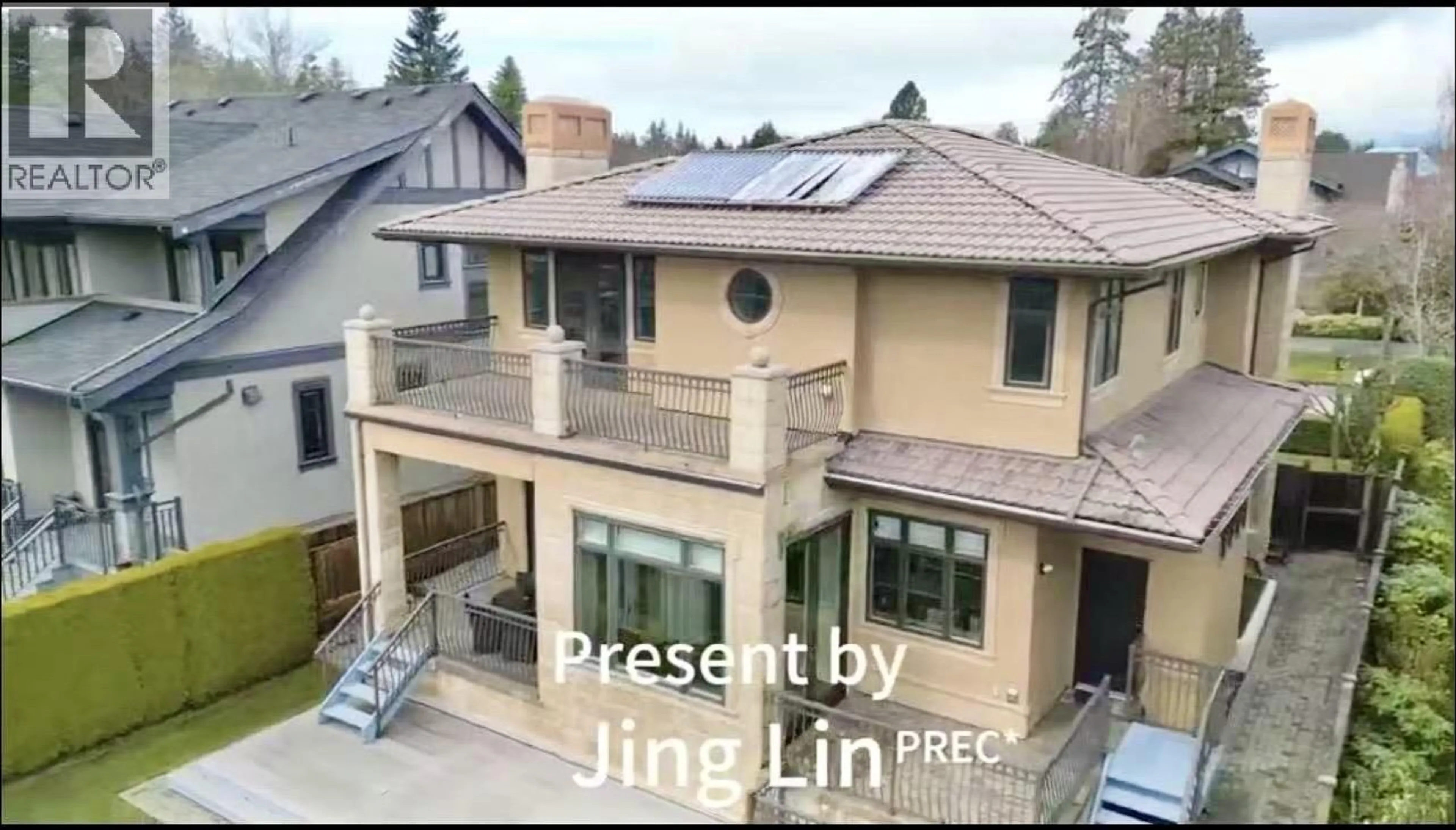 A pic from outside/outdoor area/front of a property/back of a property/a pic from drone, building for 4022 30TH AVENUE, Vancouver British Columbia V6S1X5