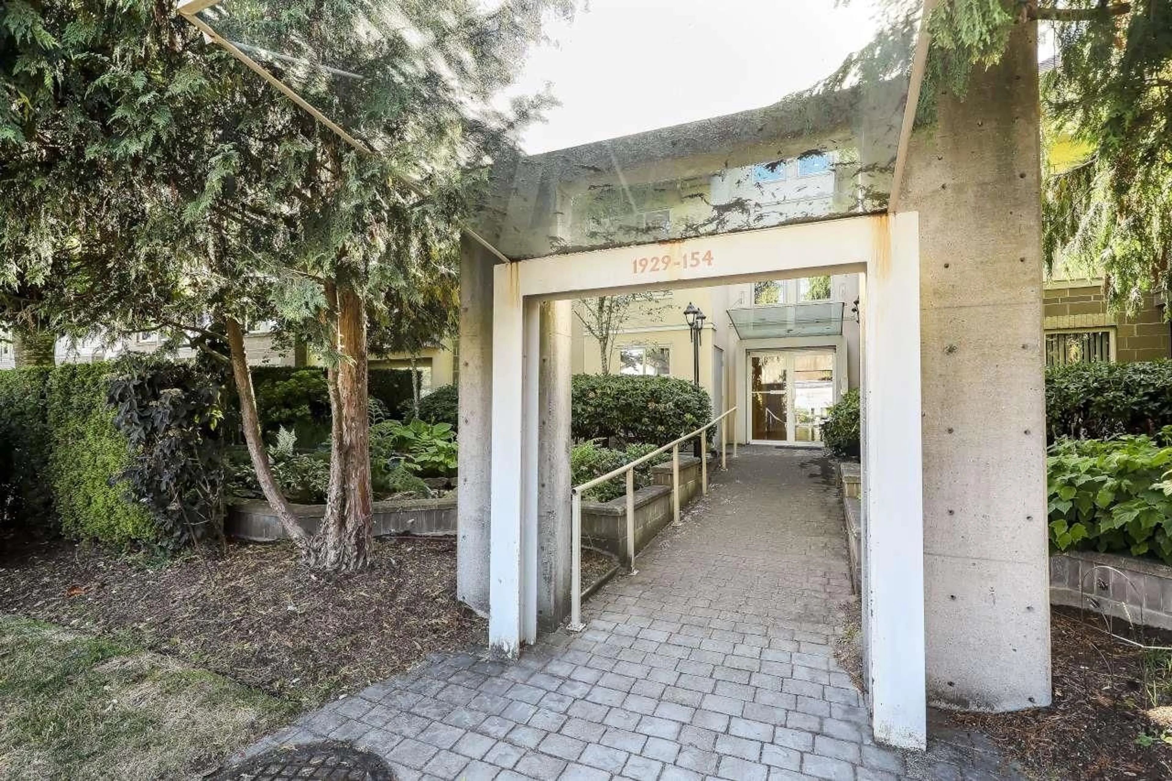 Unknown for 308 - 1929 154 STREET, Surrey British Columbia V4A4S2