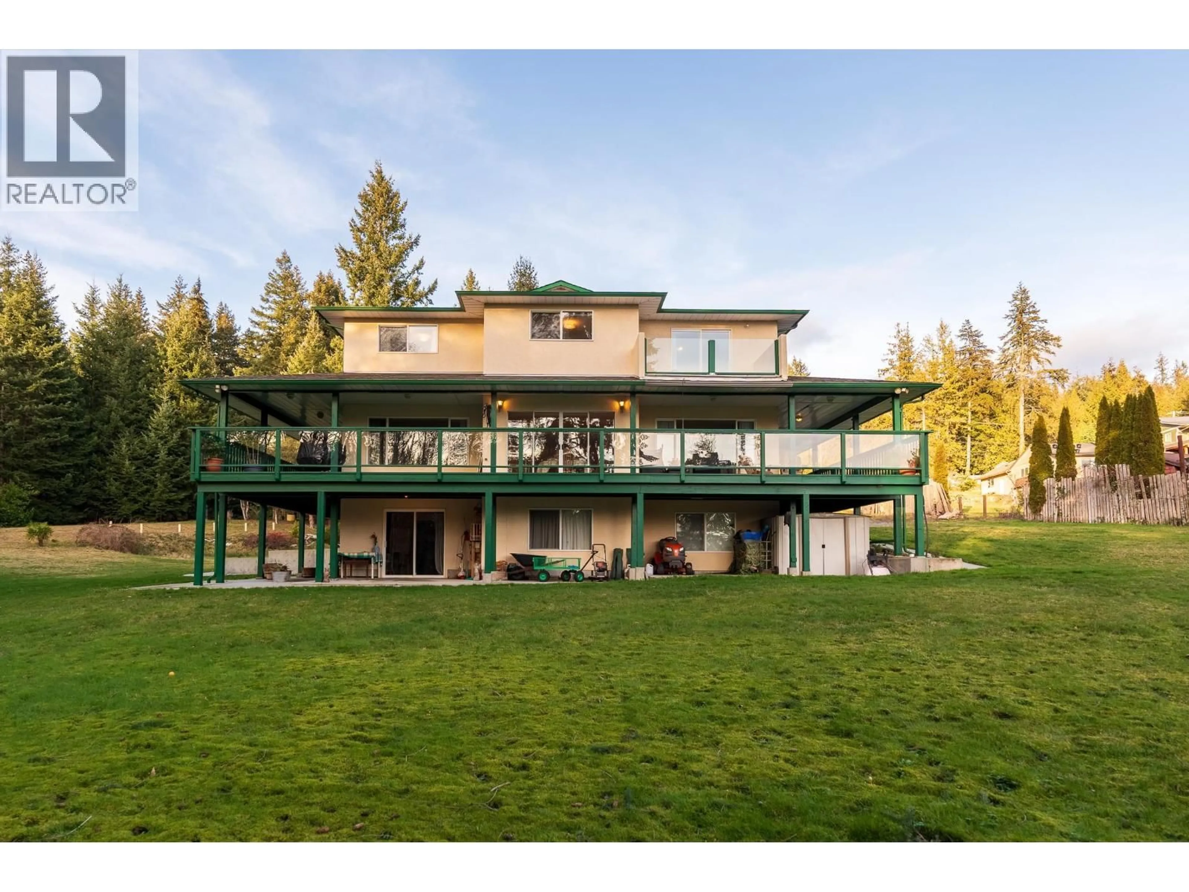 A pic from outside/outdoor area/front of a property/back of a property/a pic from drone, unknown for 2562 MILES ROAD, Roberts Creek British Columbia V0N2W4