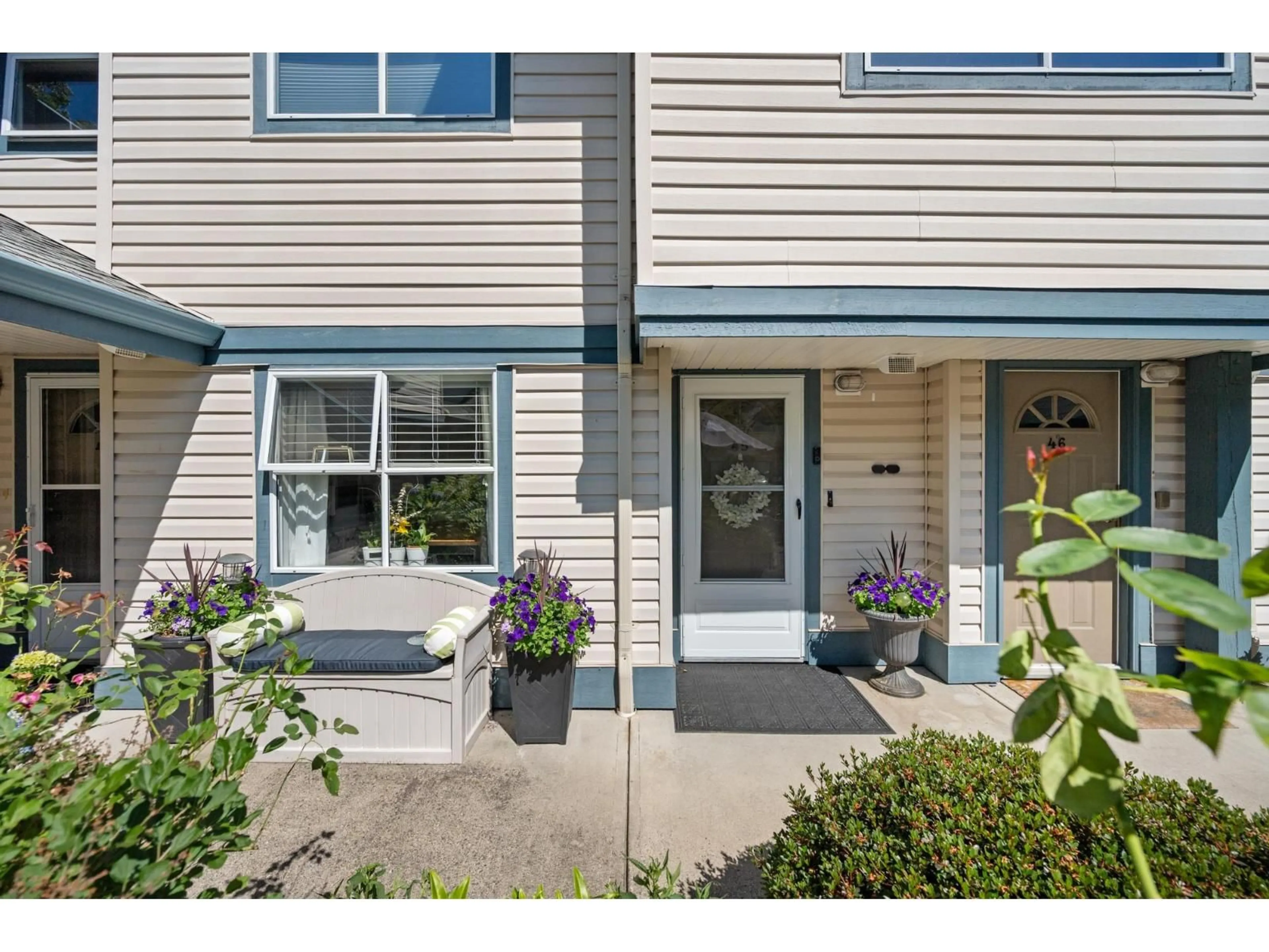 Home with vinyl exterior material, street for 45 - 5670 208 STREET, Langley British Columbia V3A8G4