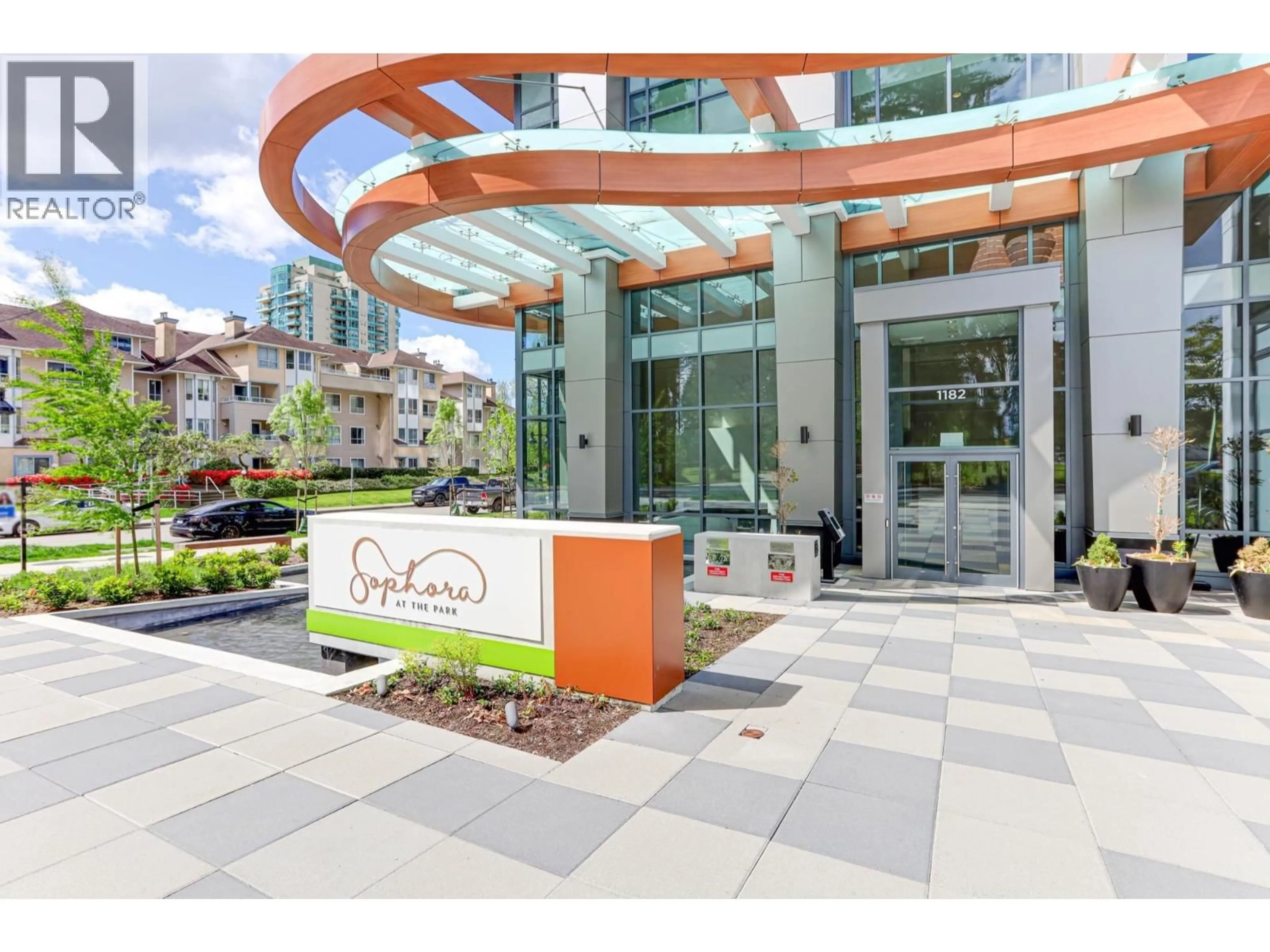 Indoor foyer for 1801 - 1182 WESTWOOD STREET, Coquitlam British Columbia V3B0T9